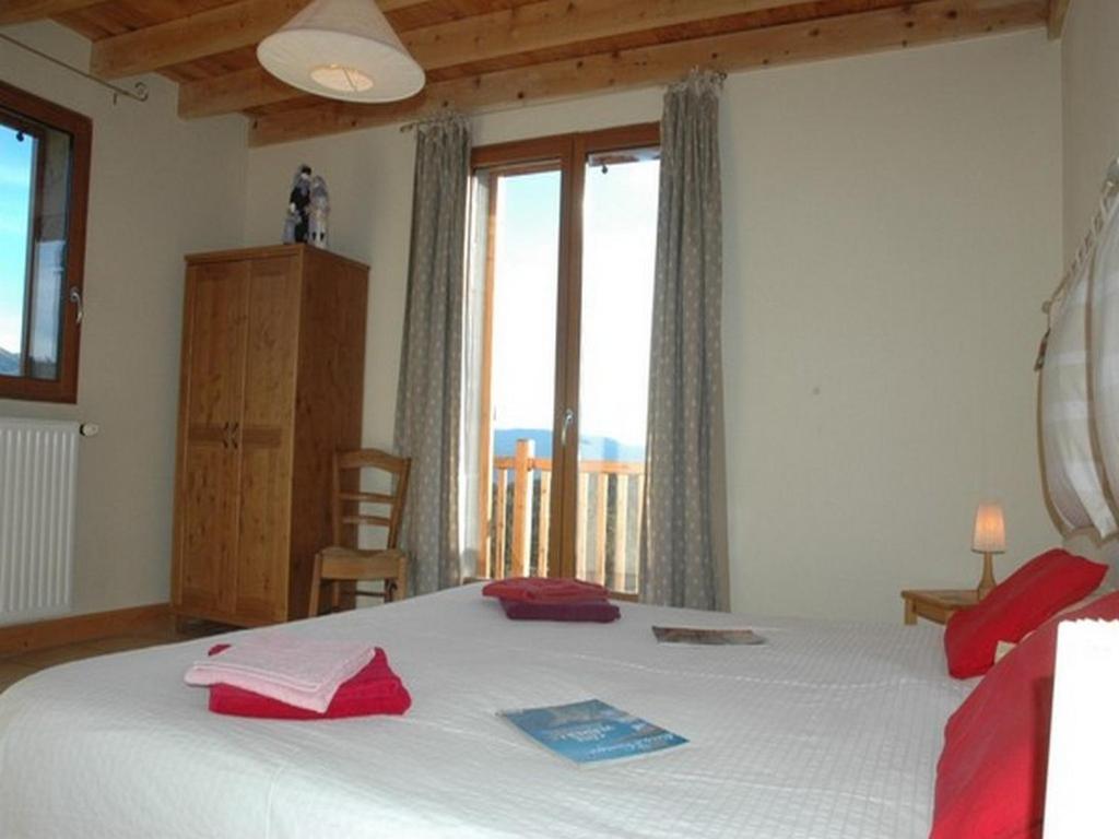 Double or Twin Room with Mountain View - Photo 2