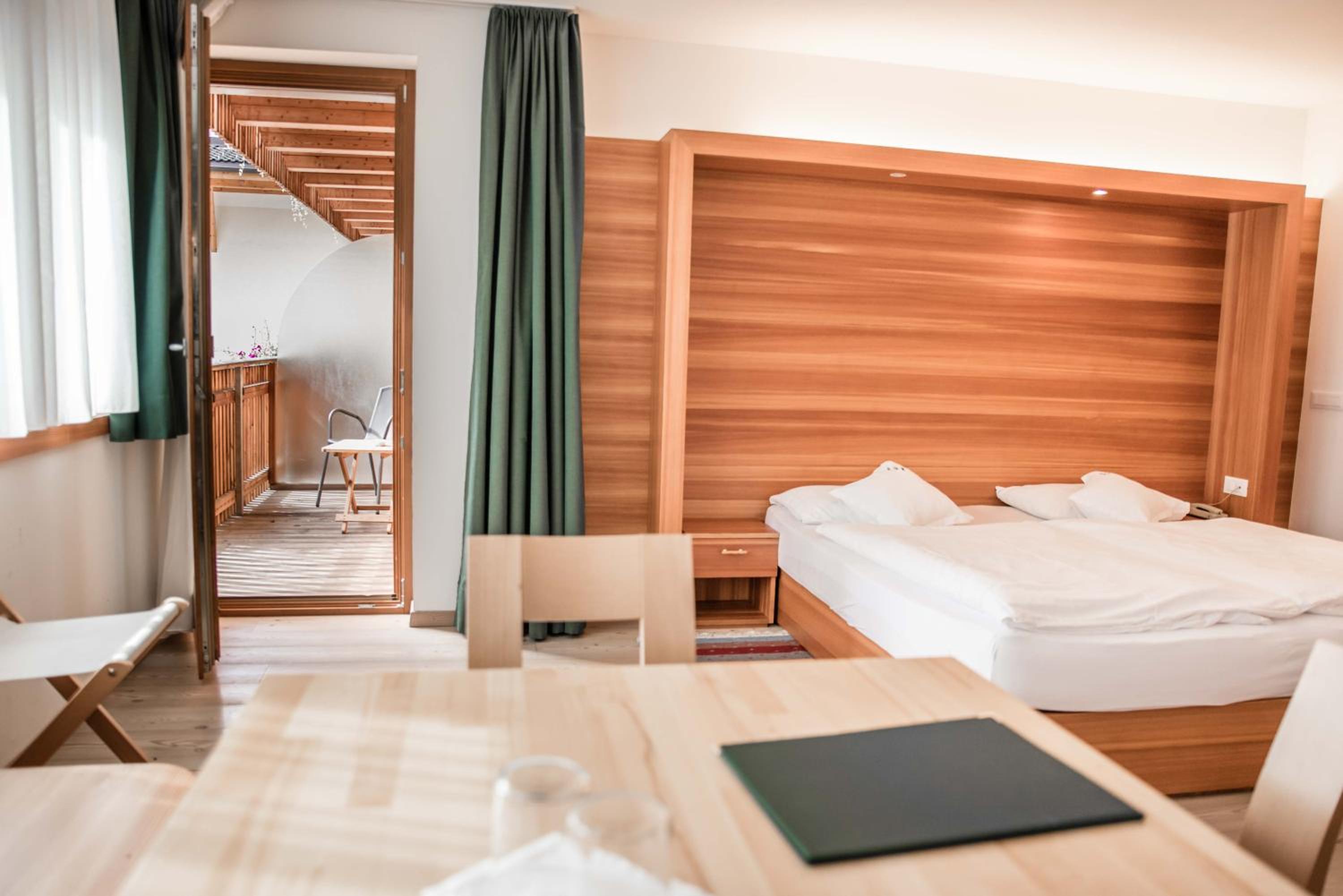 Large Double or Twin Room photo 2
