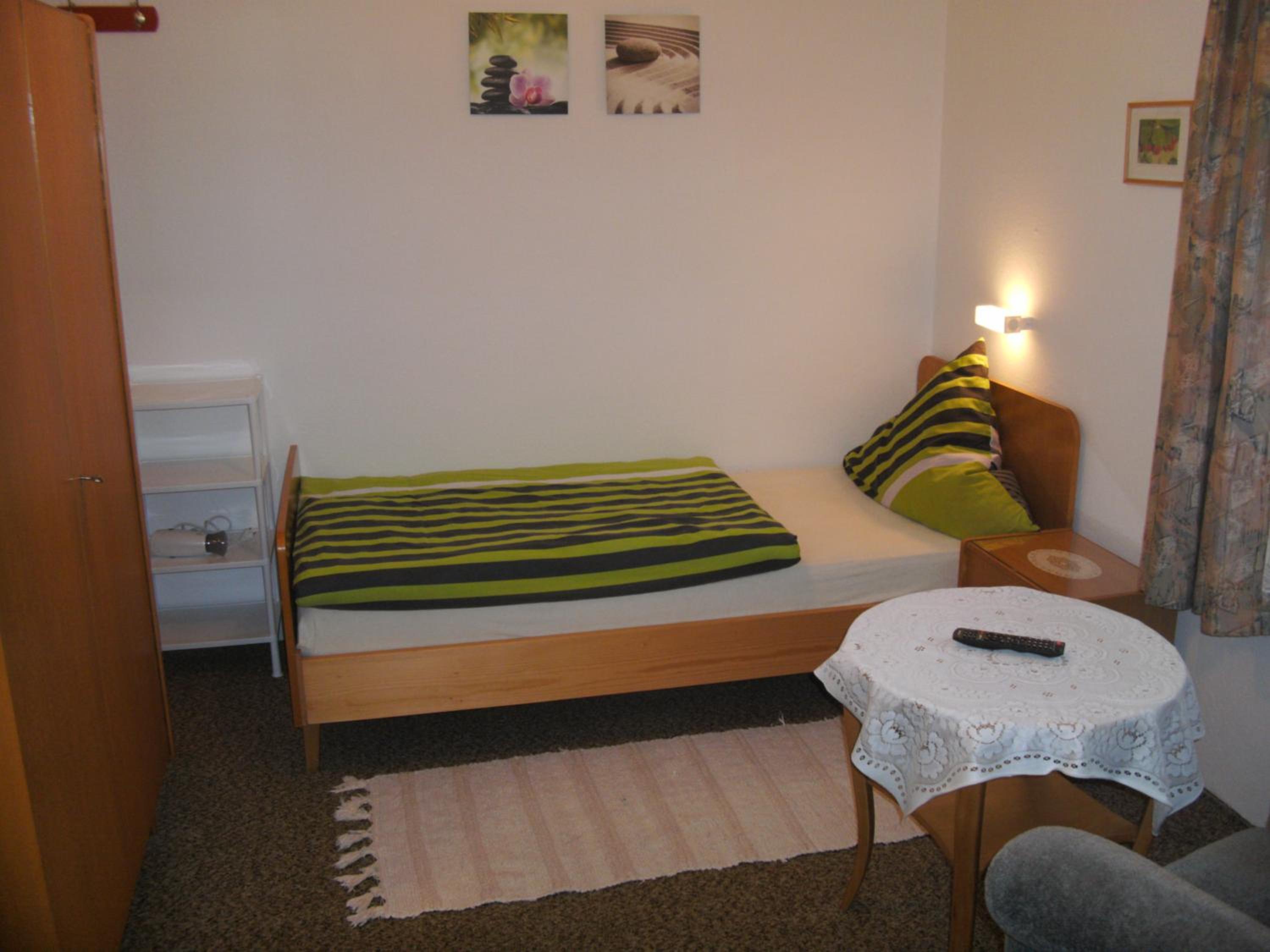 Single Room with Shared Bathroom photo 1