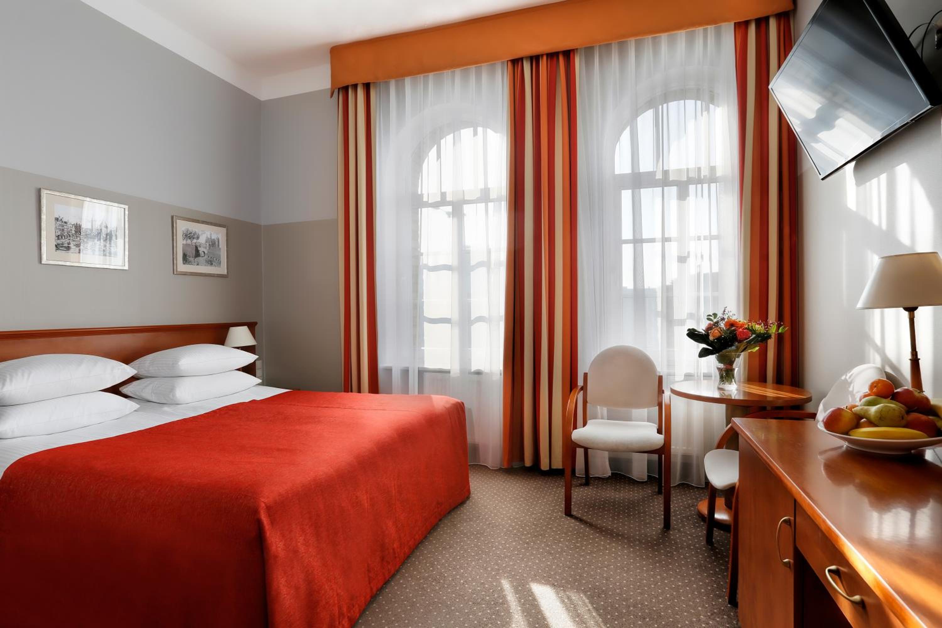 Standard Double or Twin Room - Photo 3