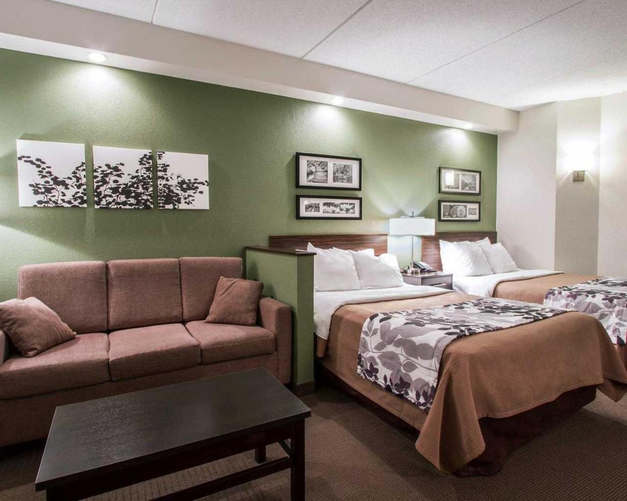 Suite with Two Double Beds - Non-Smoking with Sofabed - Photo 5