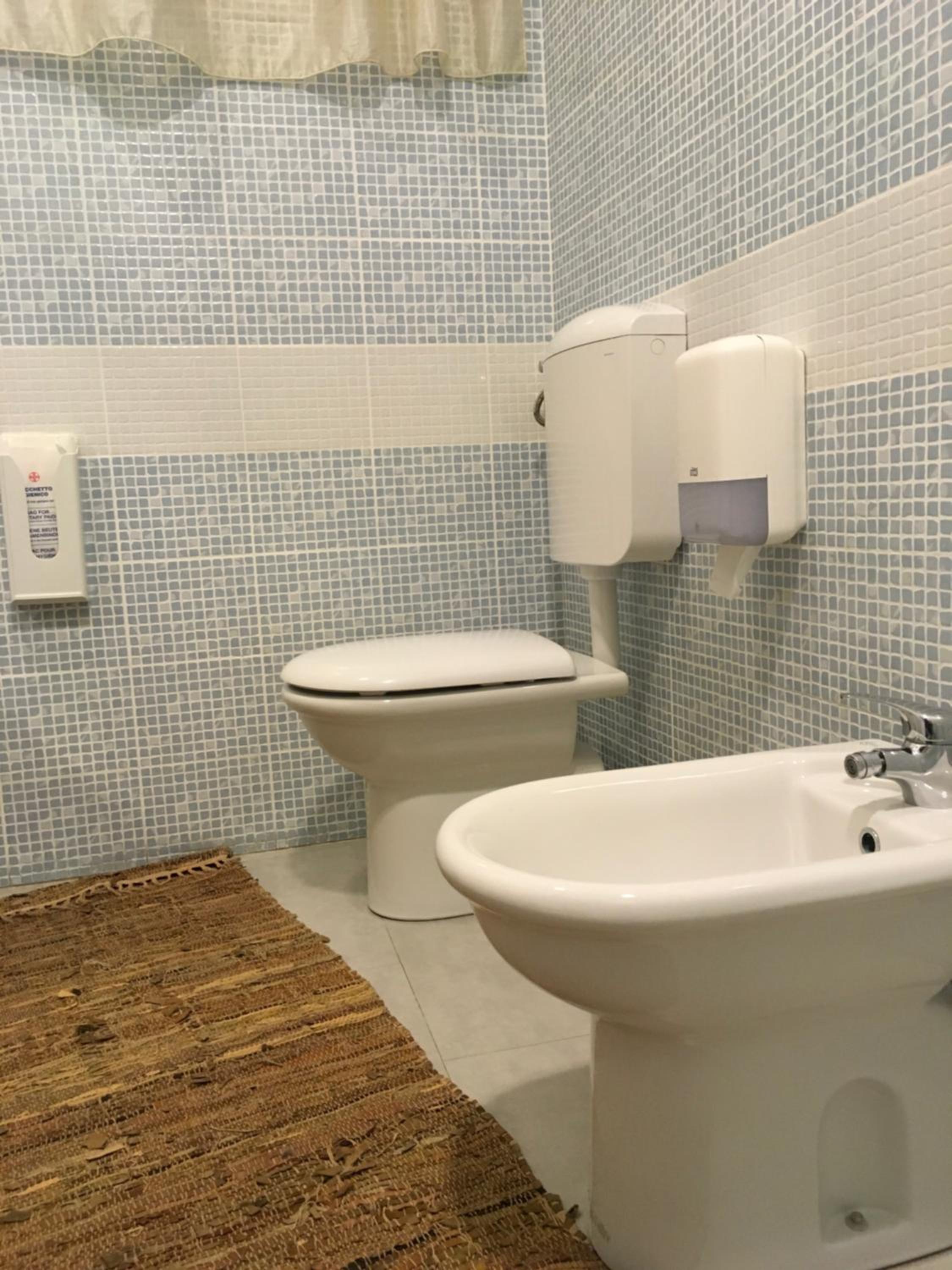 Single Room with Shared Bathroom