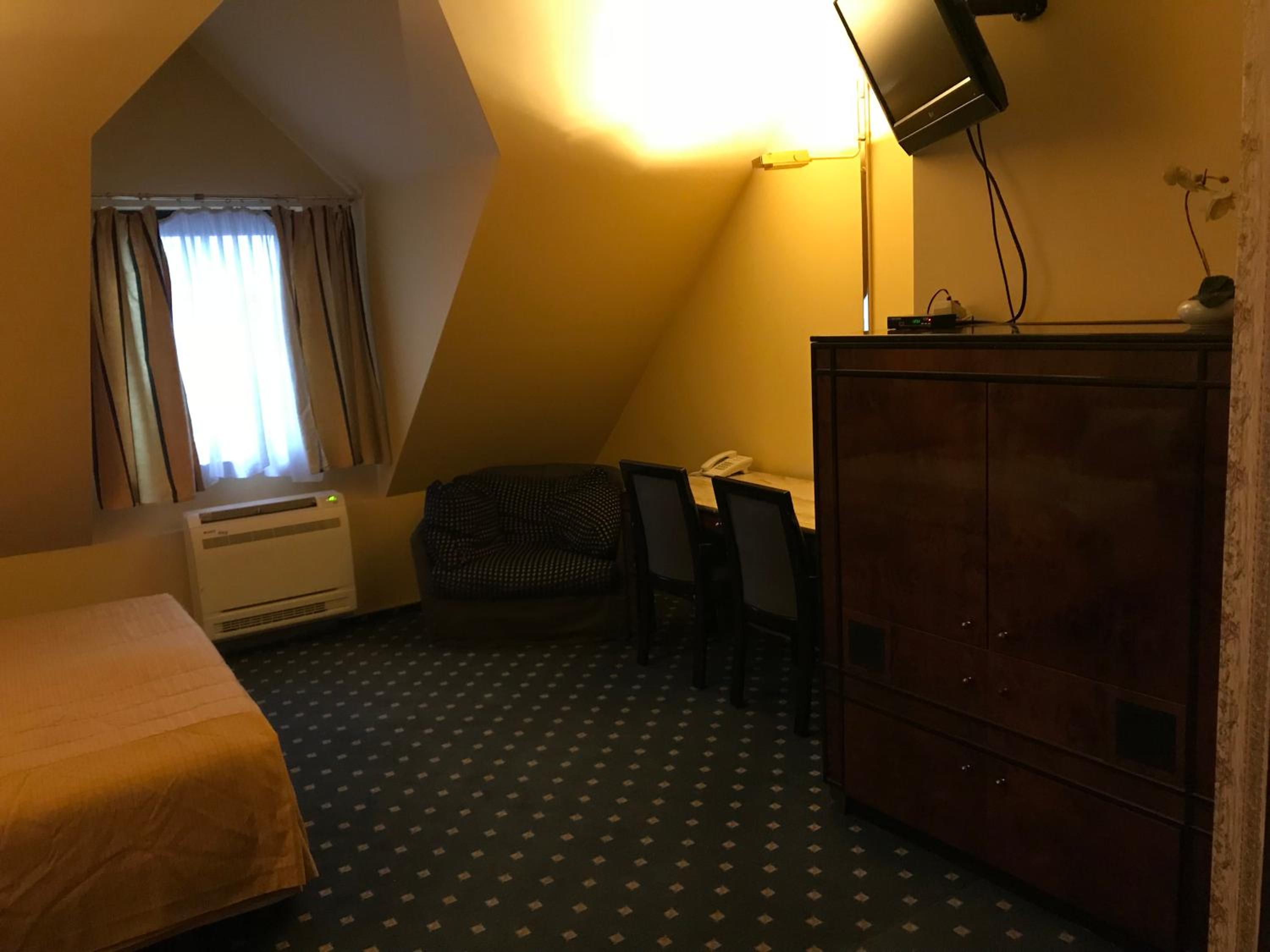 Double Room - Photo 4