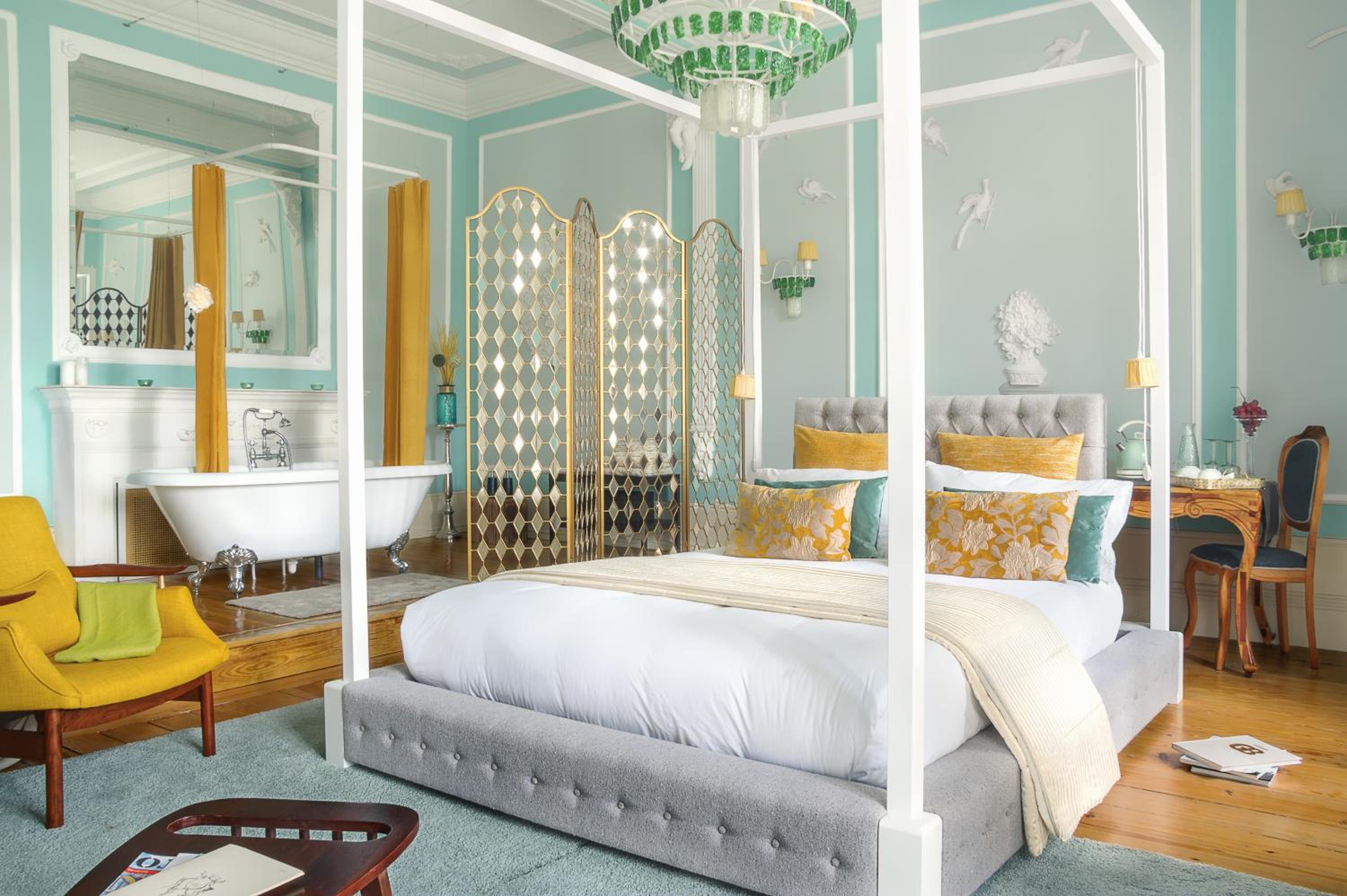 Superior King Suite - Photo 8