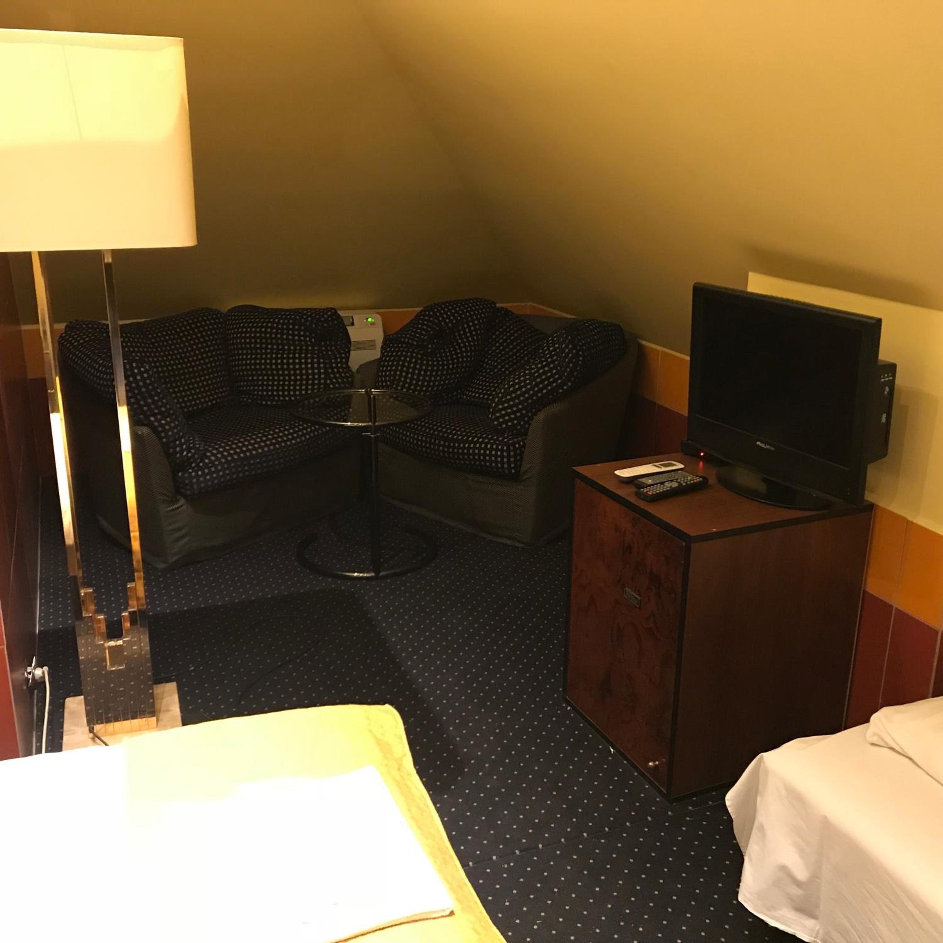 Double Room - Photo 16