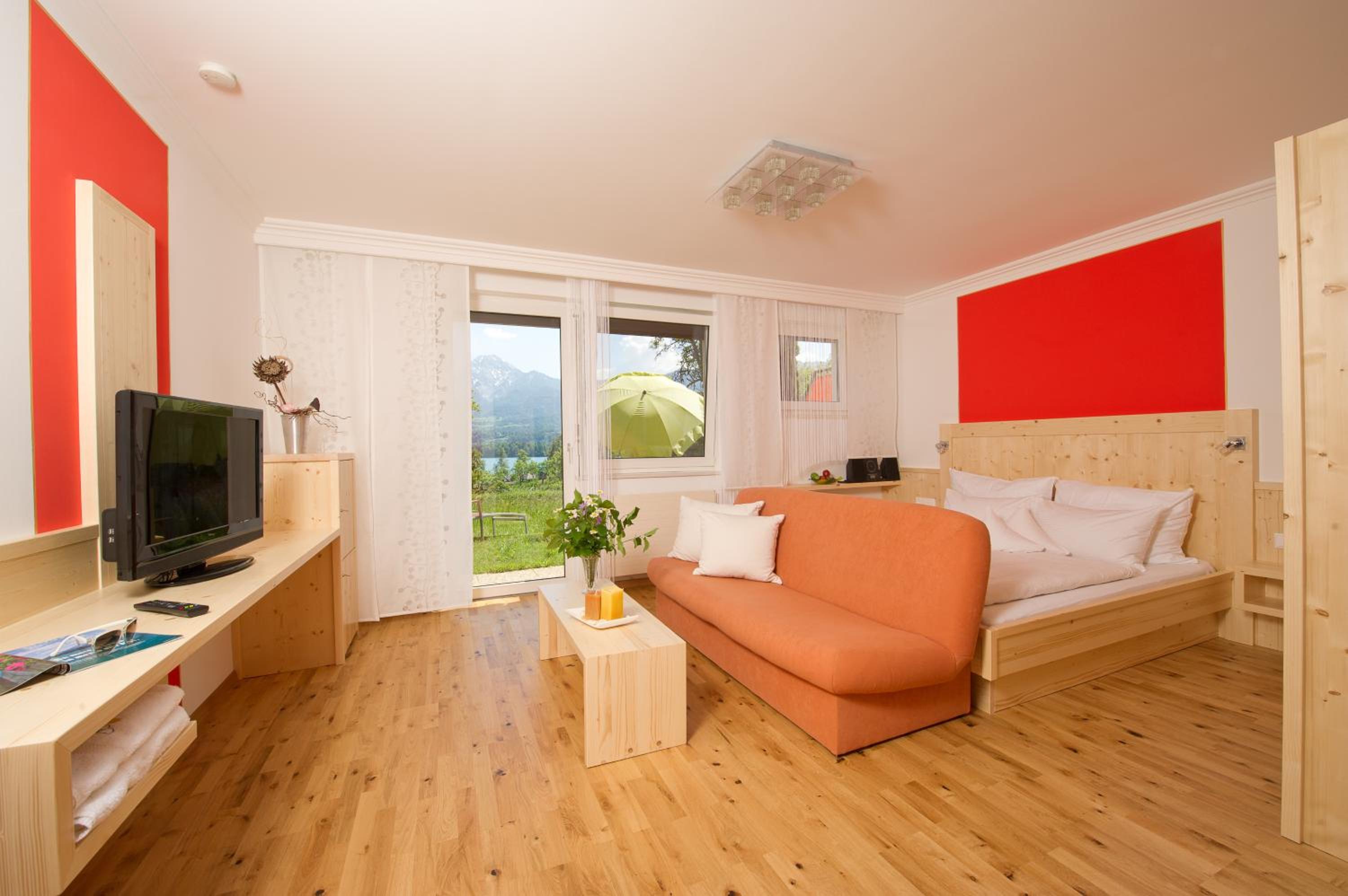 Double Room with Terrace and Lake View