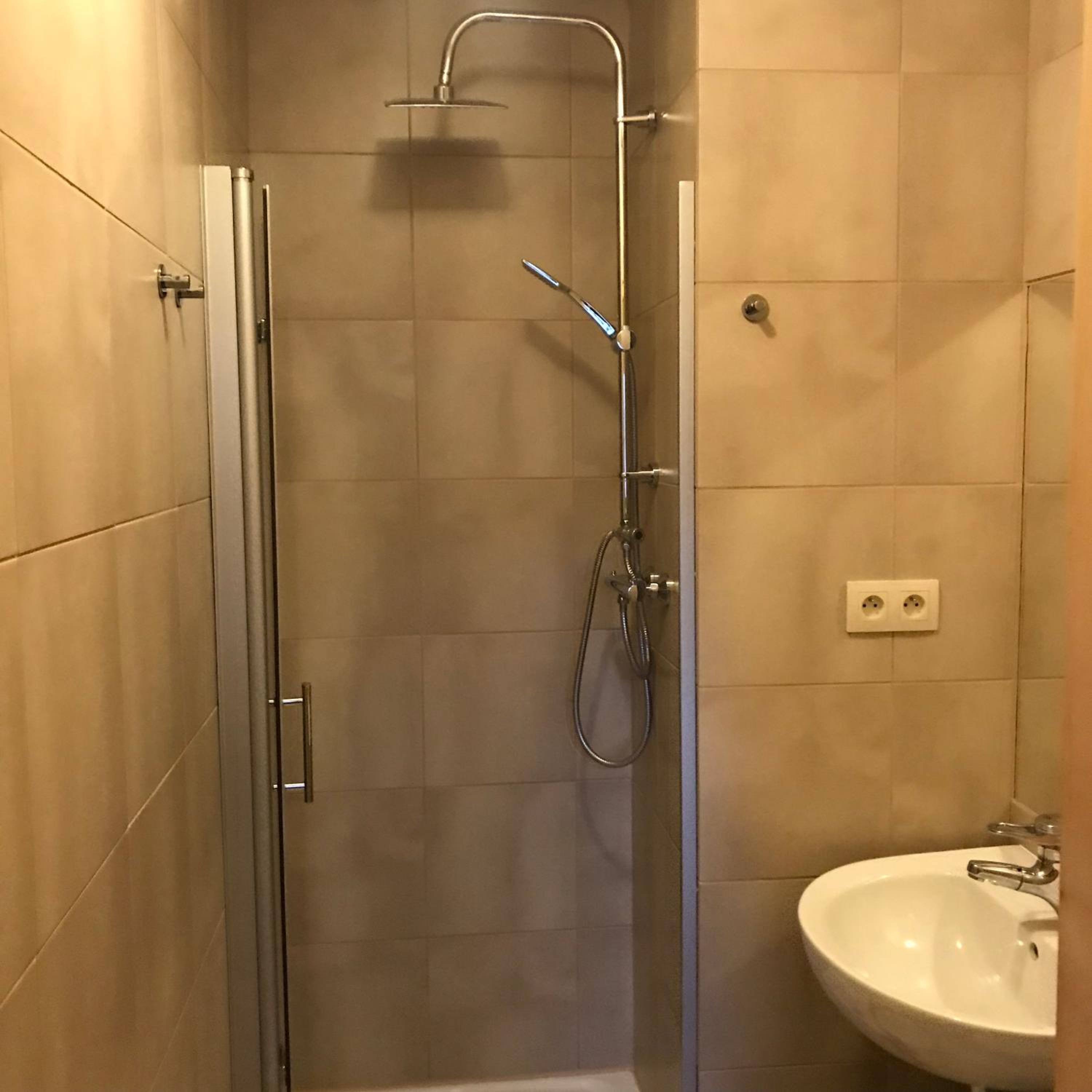 Double Room - Photo 17