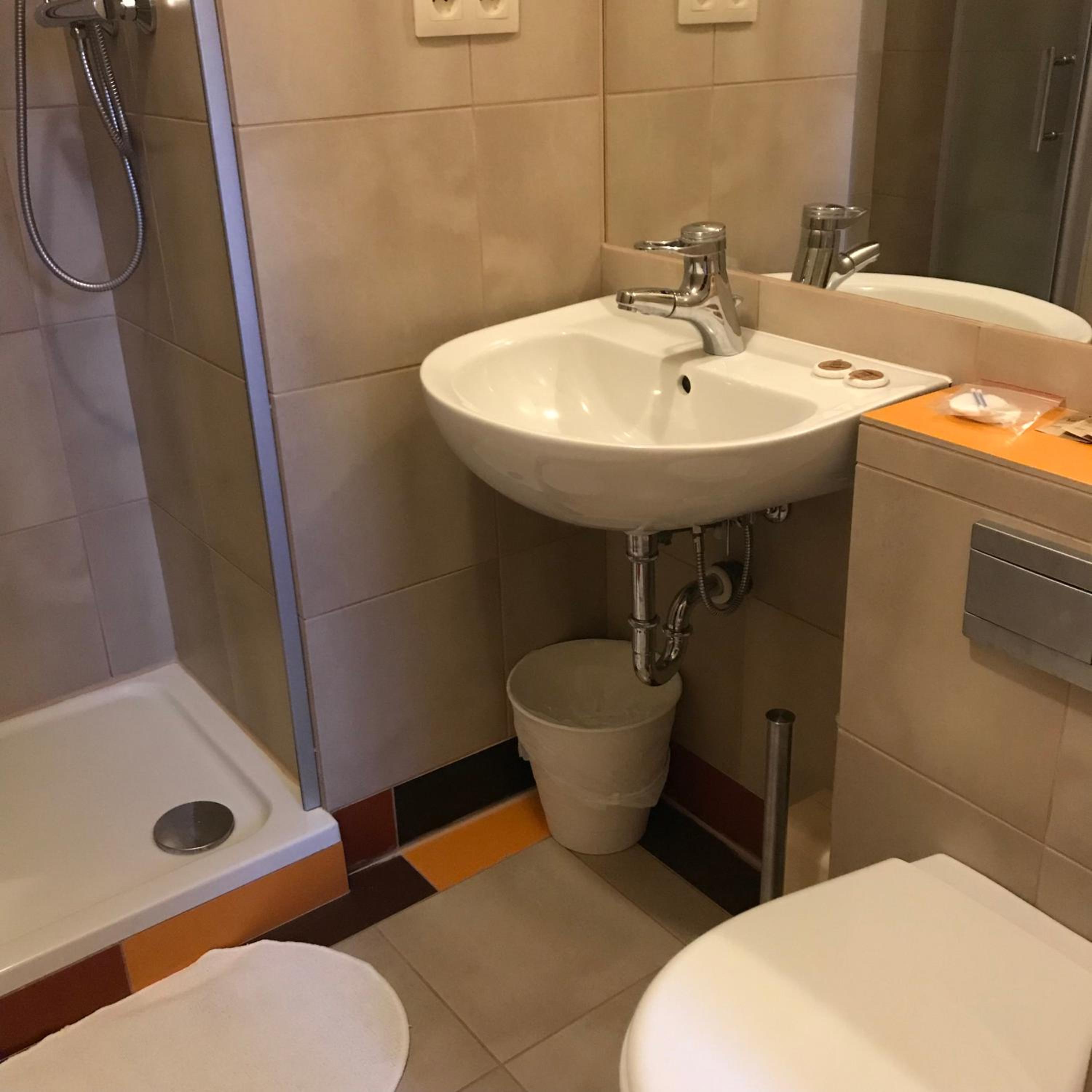 Double Room - Photo 18
