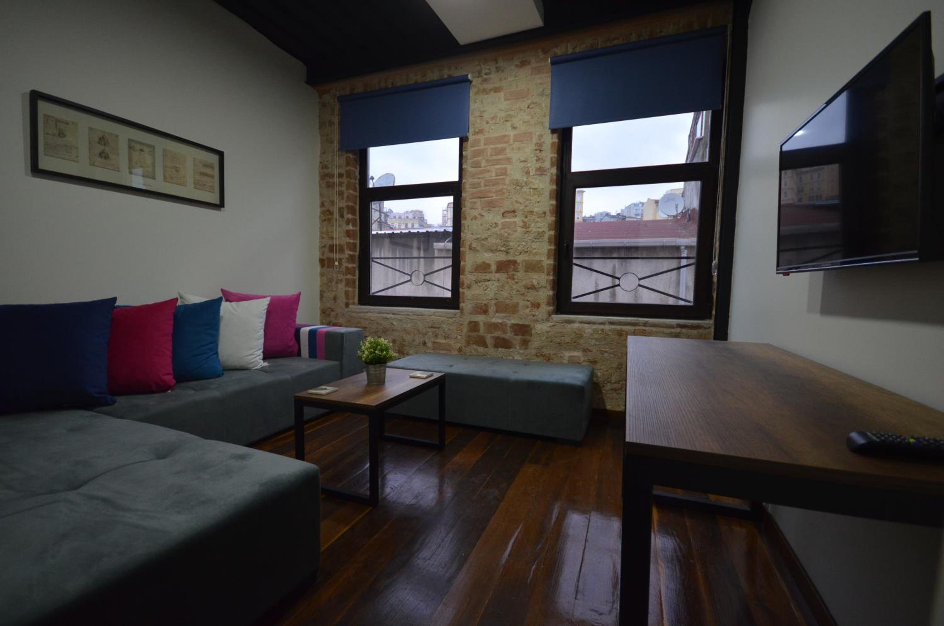 Large Double Room (2 Adults + 2 Children) photo 1