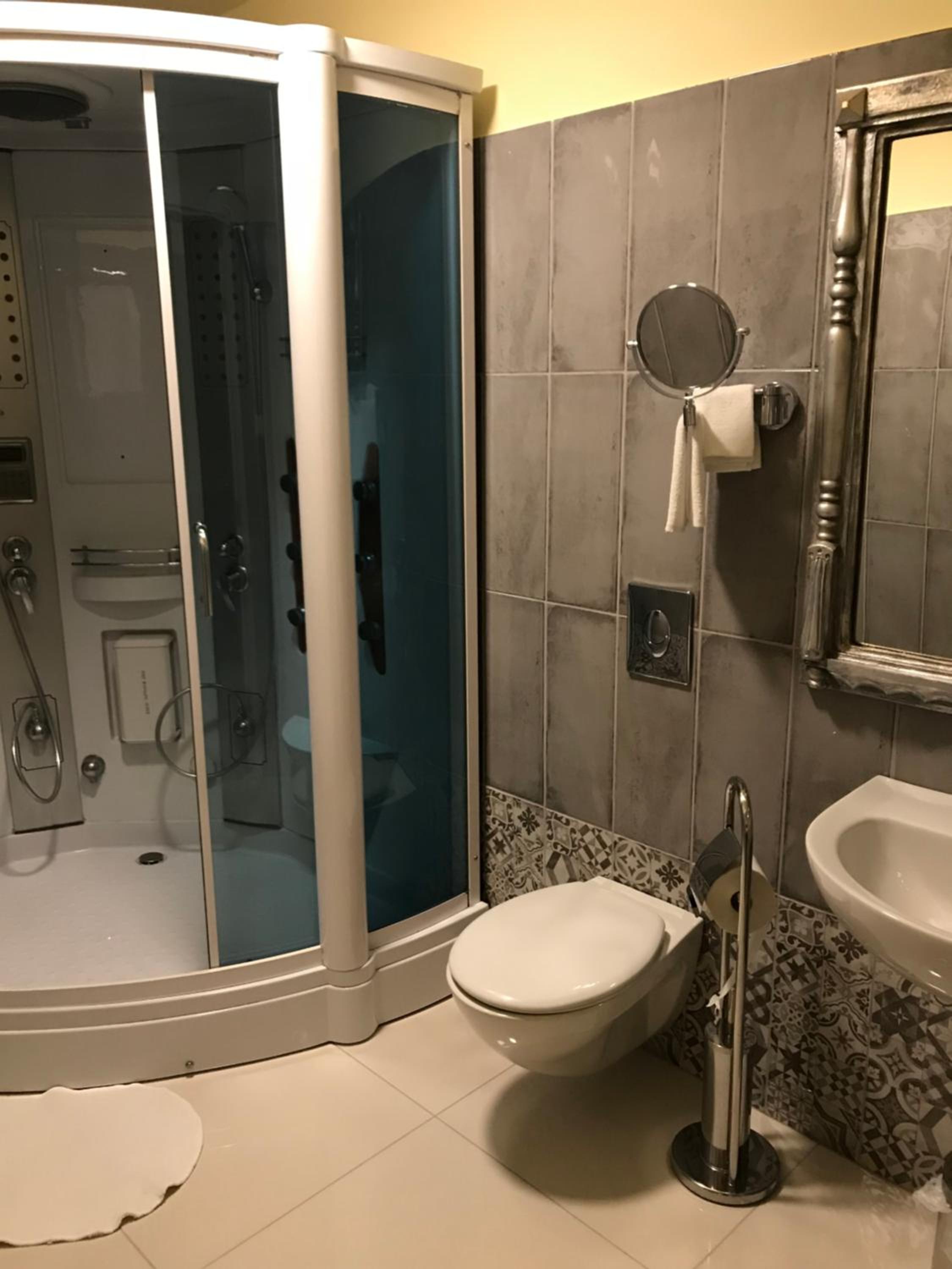 Double Room - Photo 21
