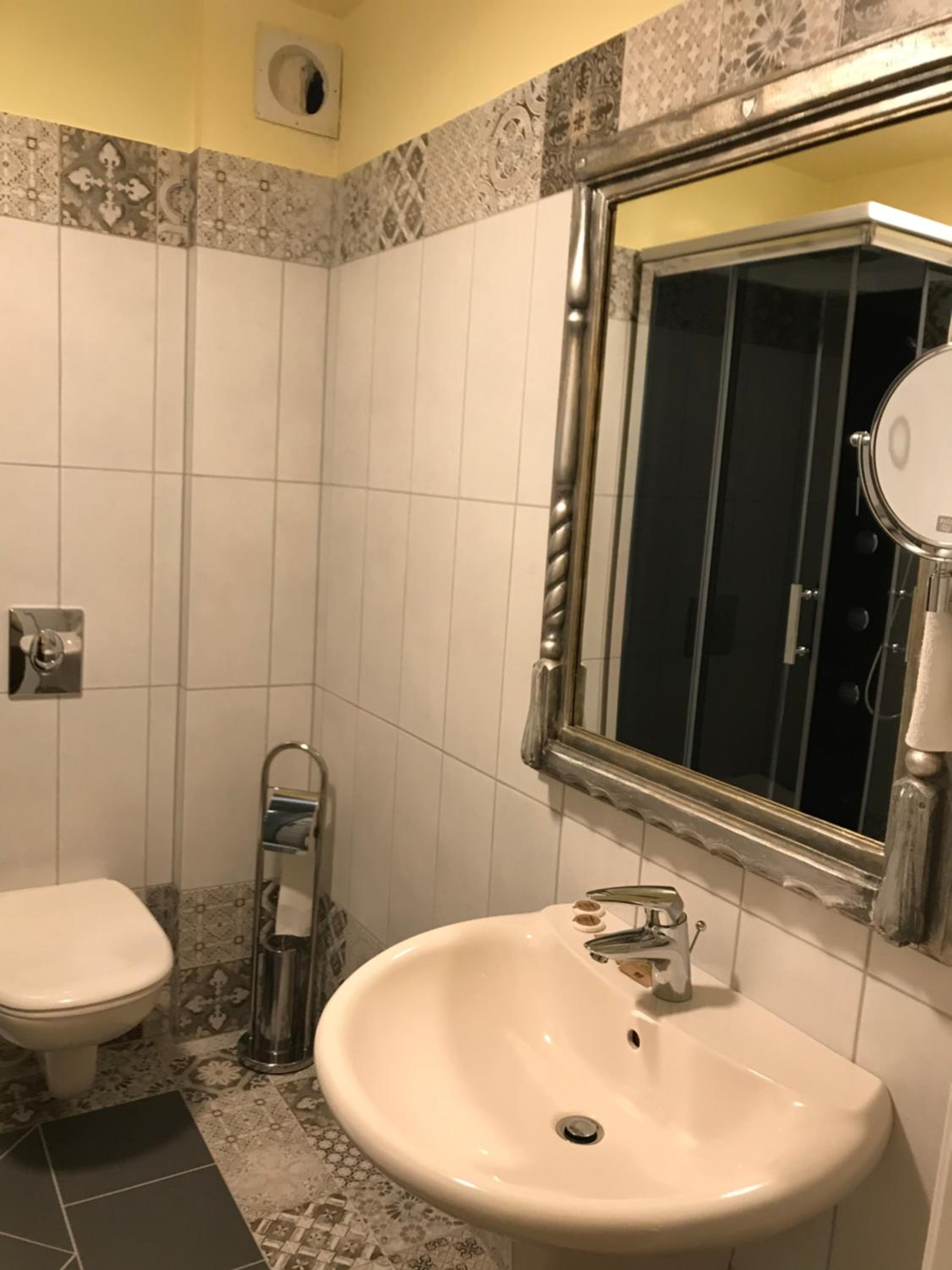Double Room - Photo 23