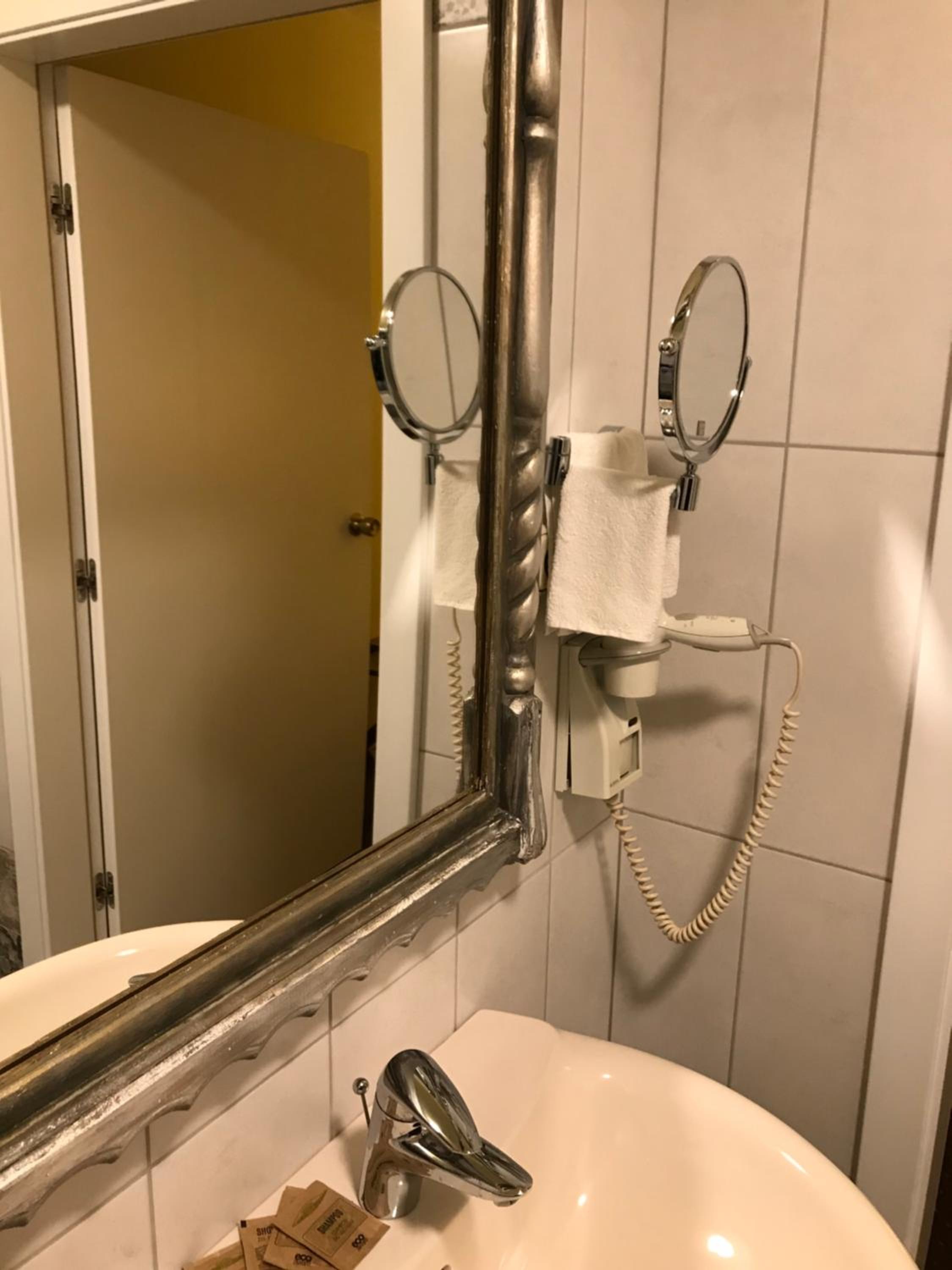 Double Room - Photo 24