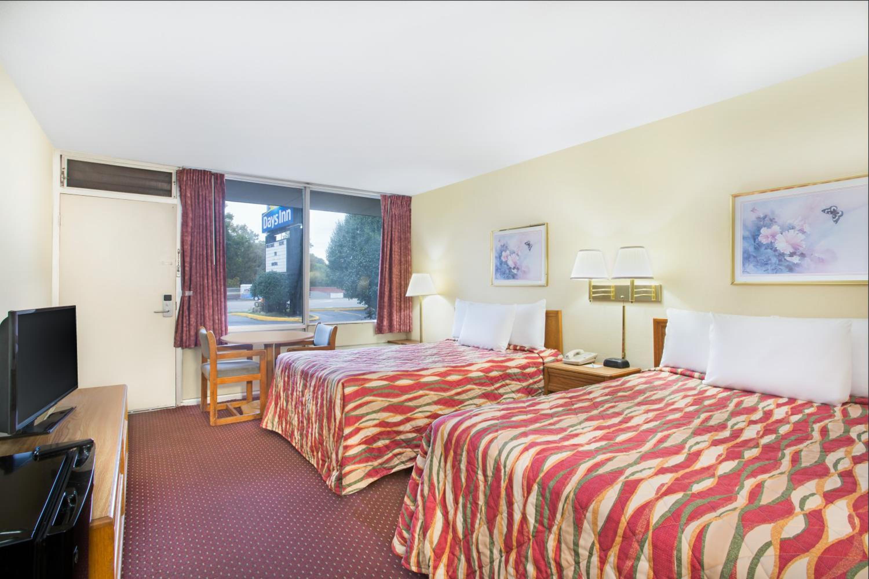 Deluxe Double Room with Two Double Beds - Non-Smoking - Photo 1