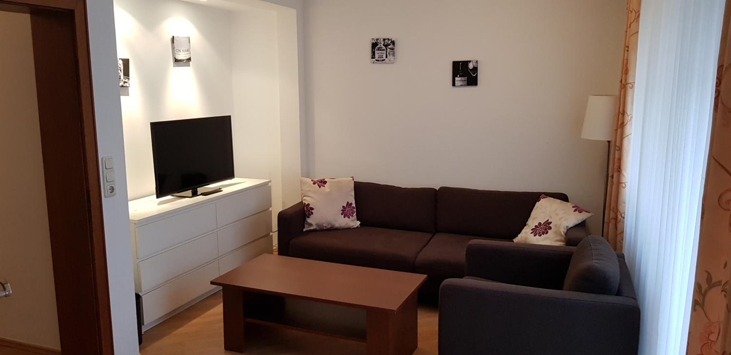 Large Double Room with Balcony photo 2