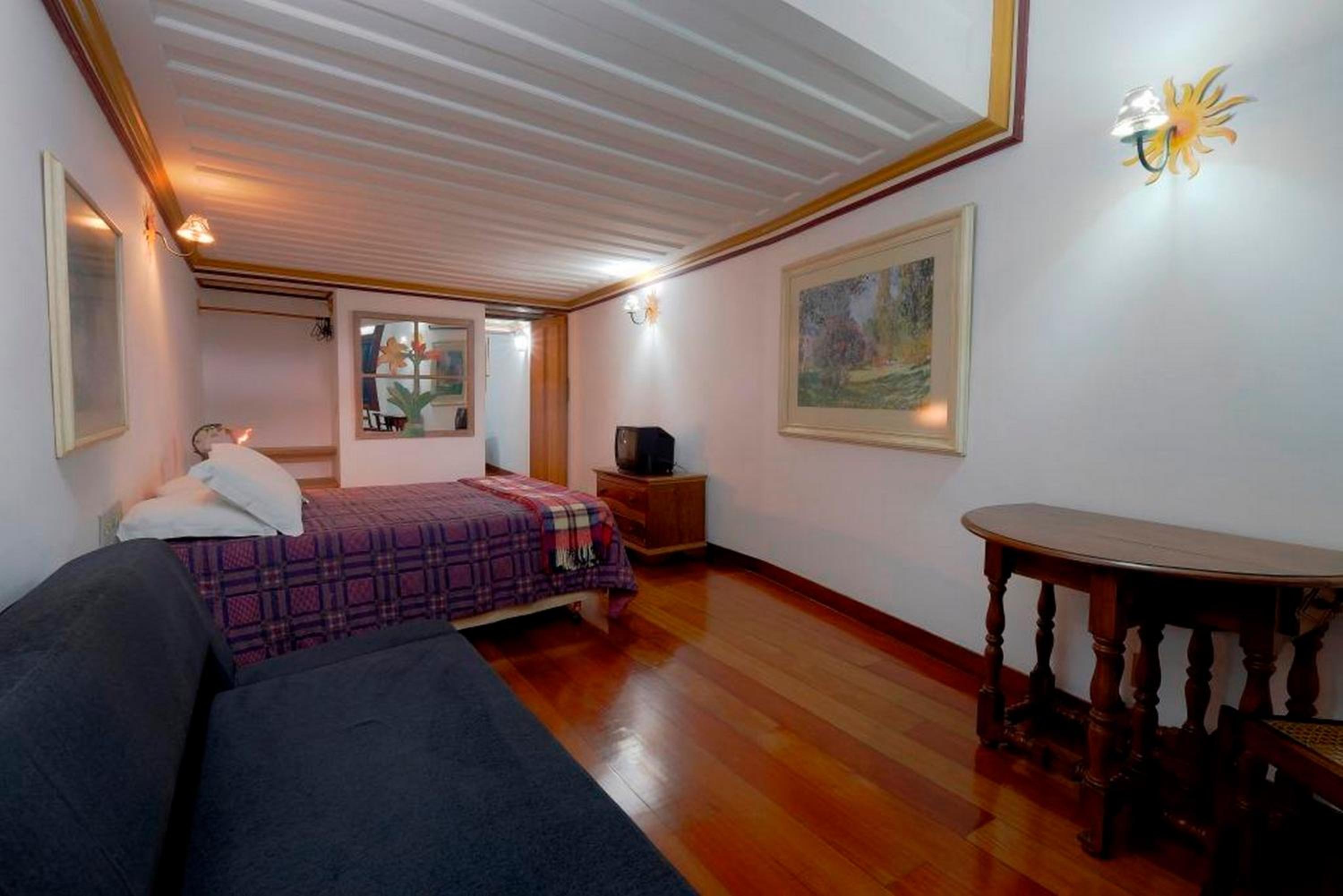 Studio Apartment photo 3