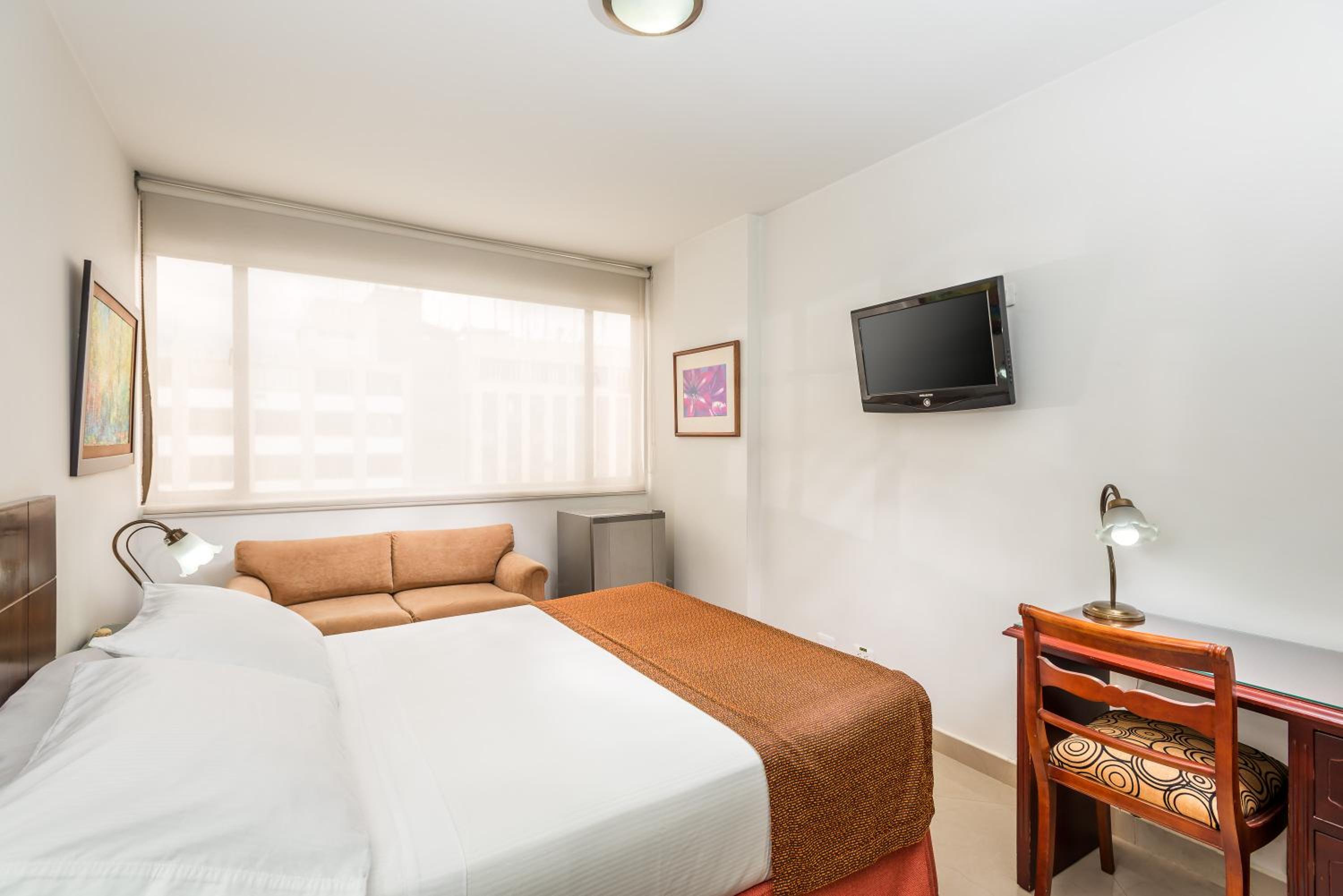 Standard Double Room - Photo 2
