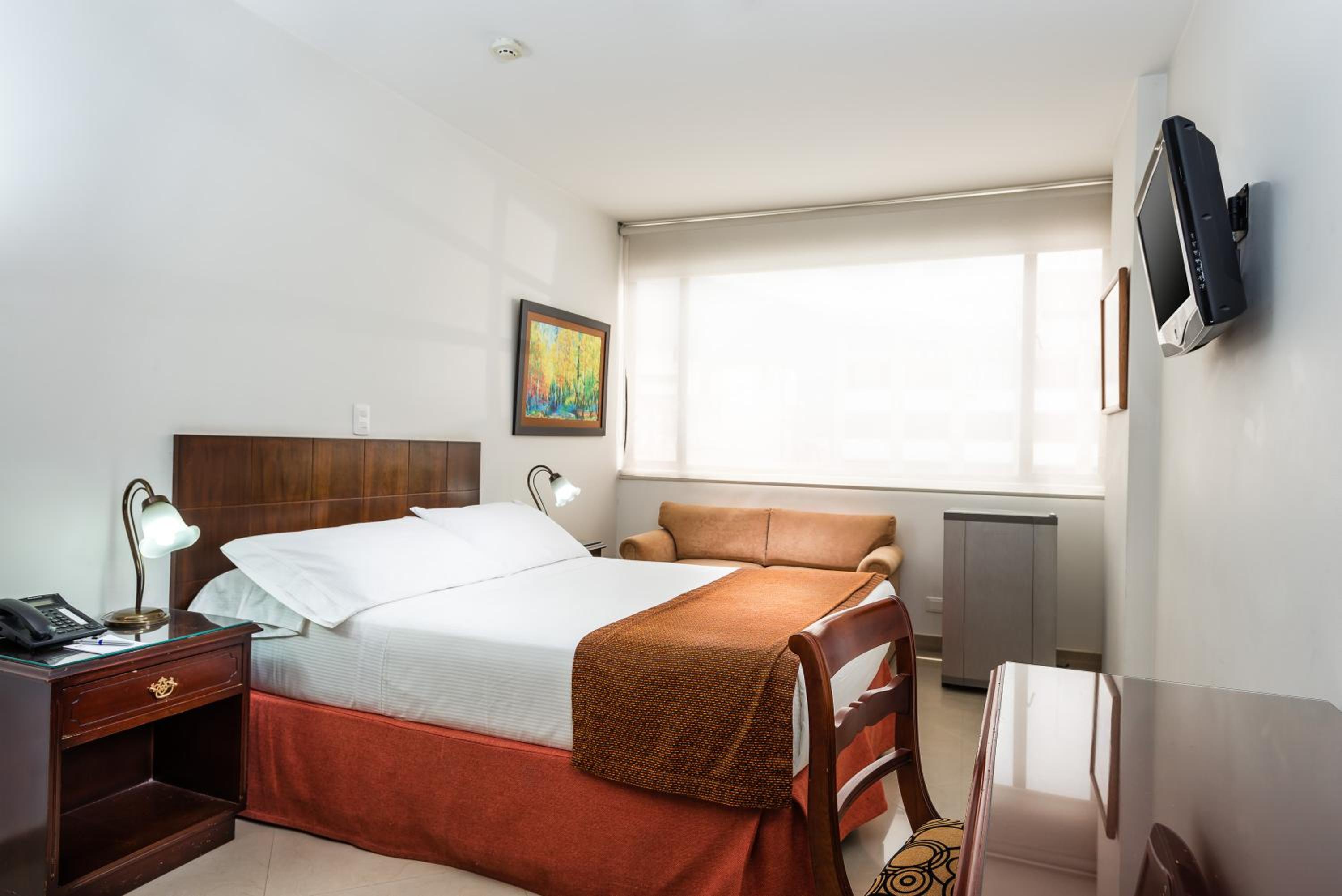 Standard Double Room - Photo 3