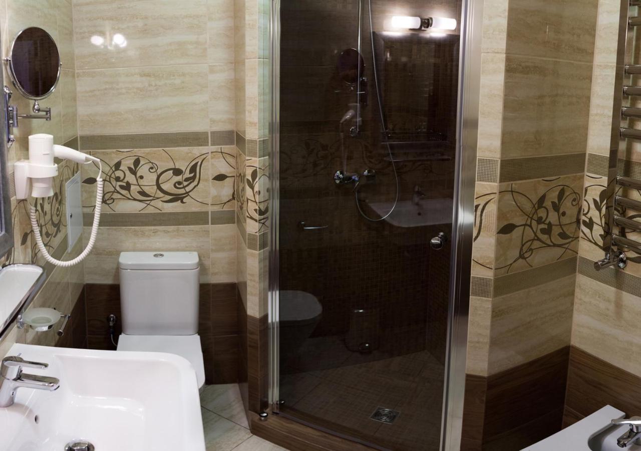 King Room with Balcony photo 1
