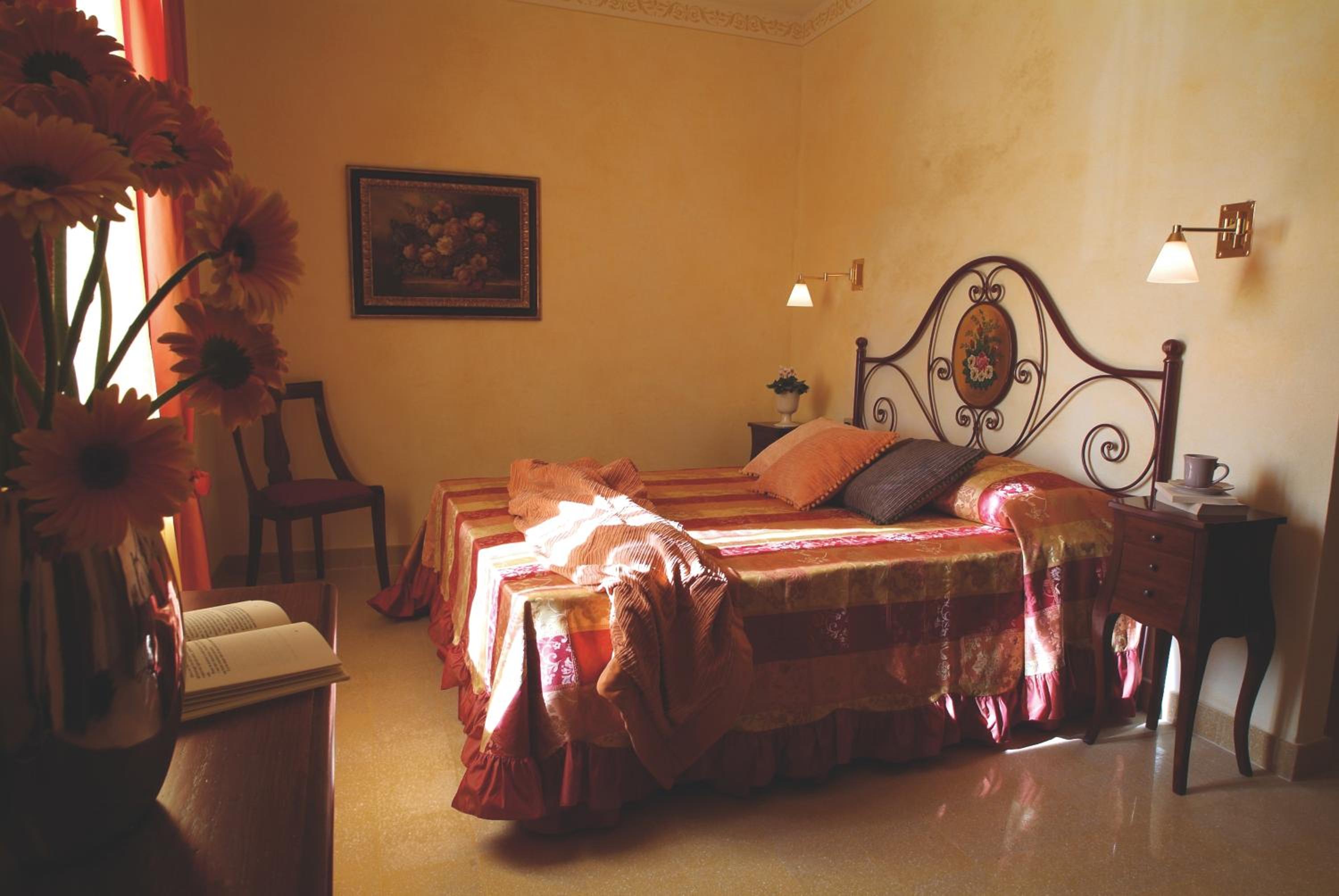Deluxe Double or Twin Room photo 1