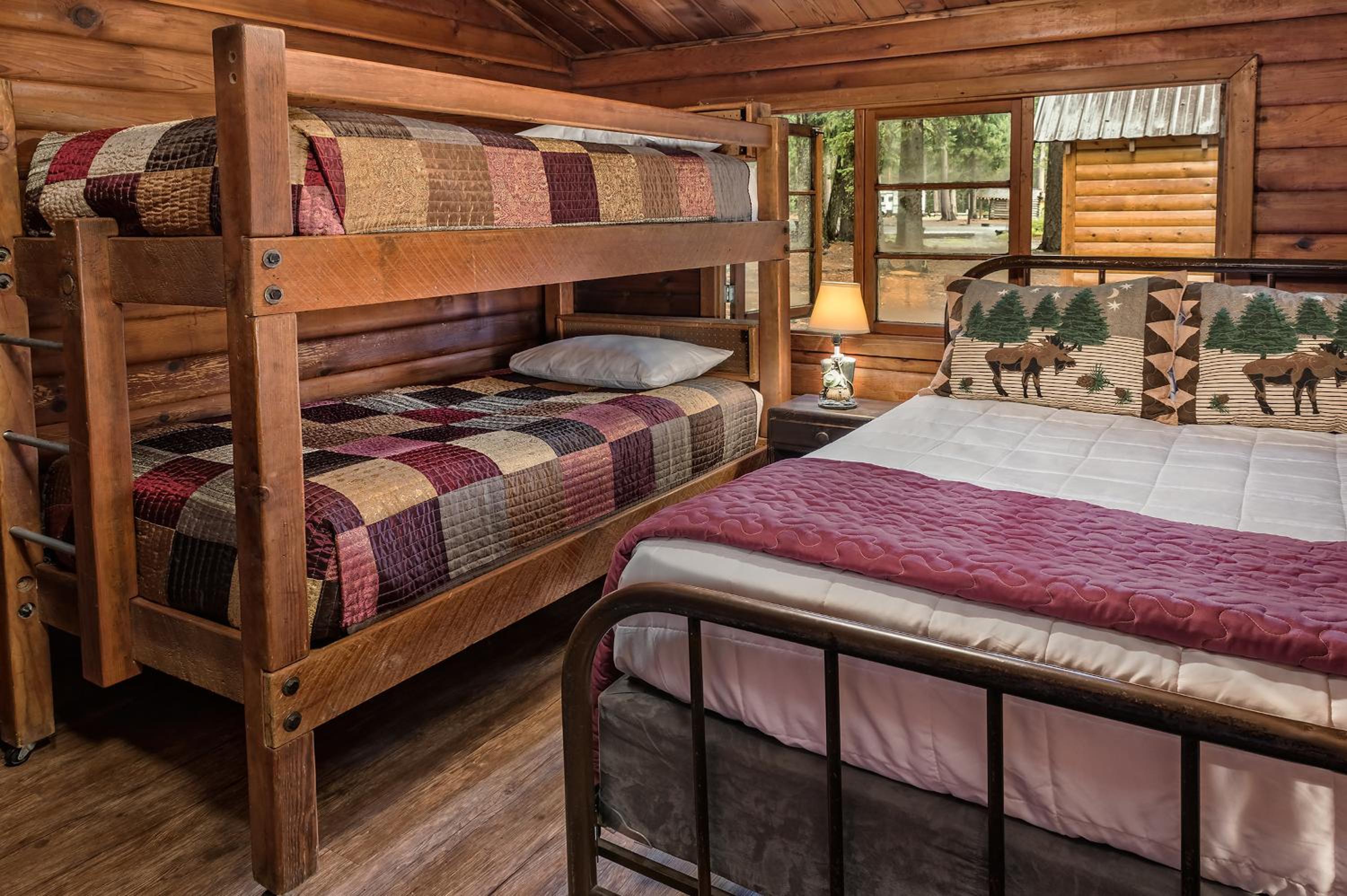 Two-Bedroom Cabin  photo 3