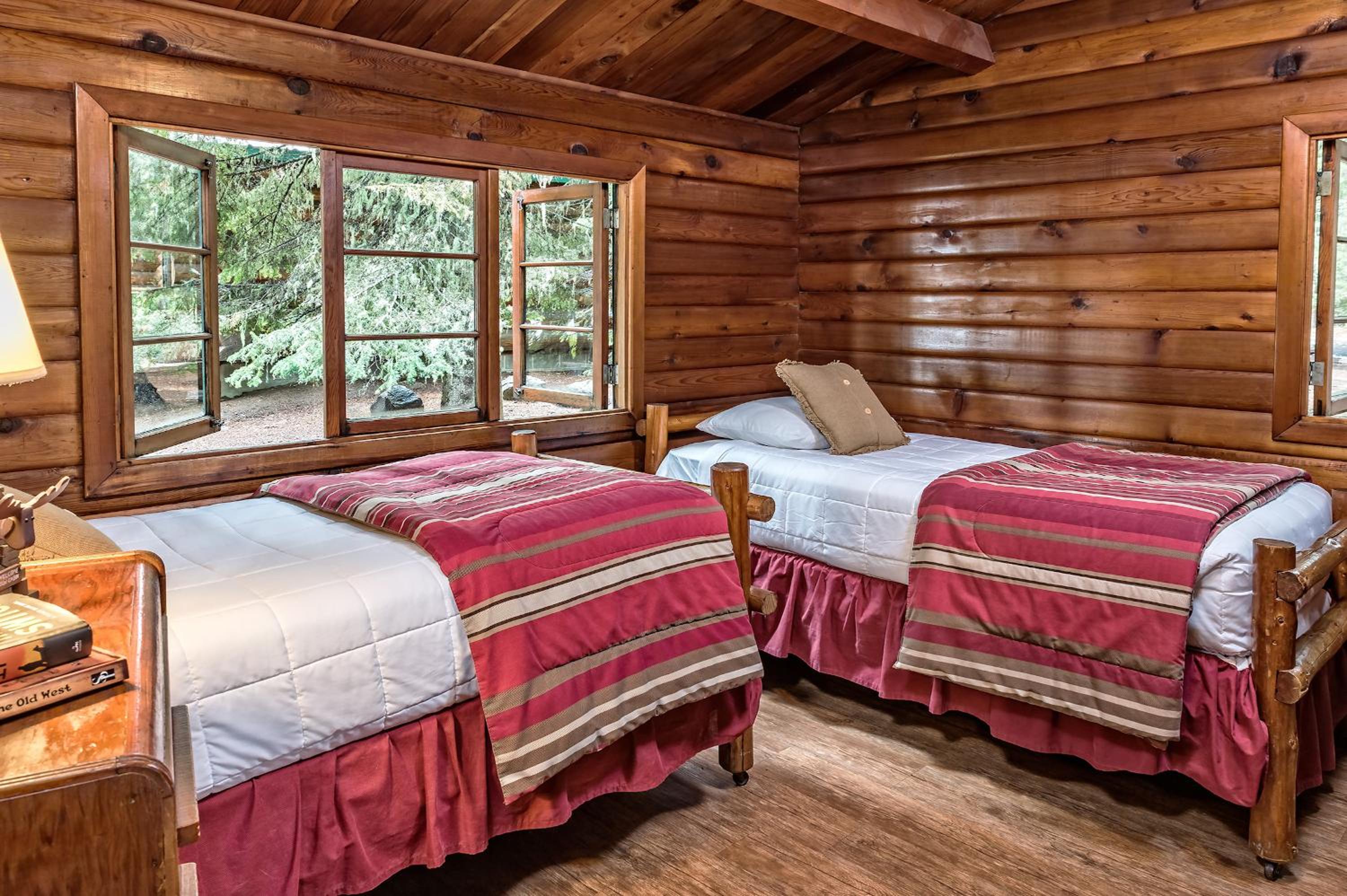 Two-Bedroom Cottage photo 2