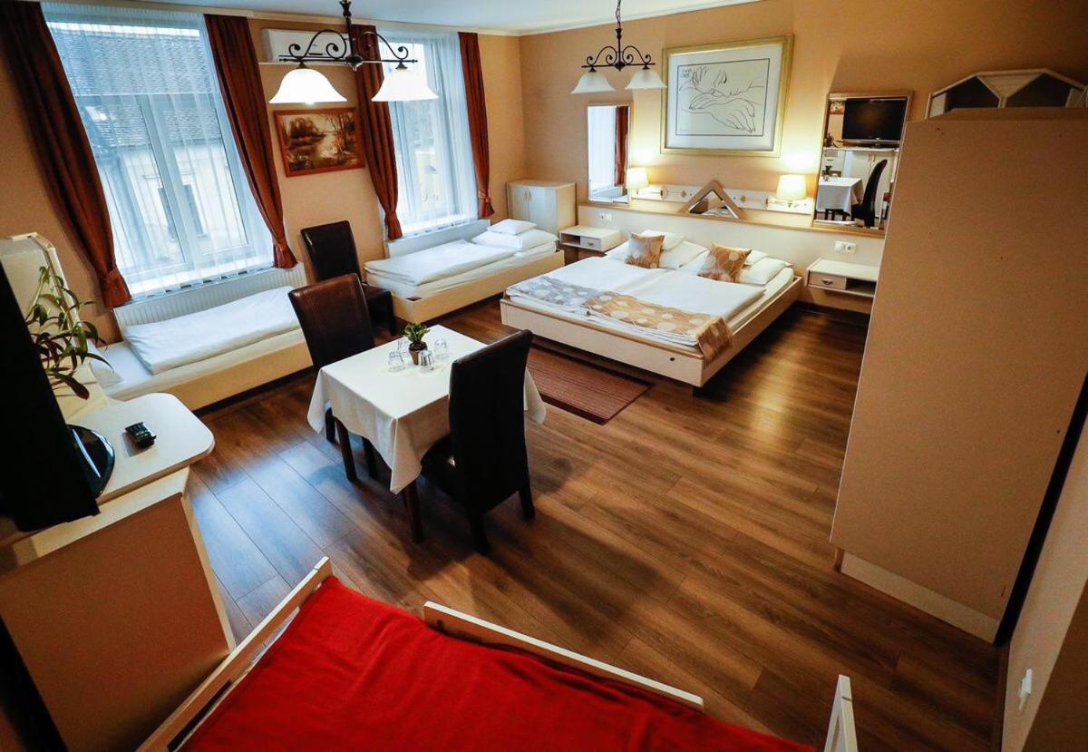 Family Room with Bathroom photo 1