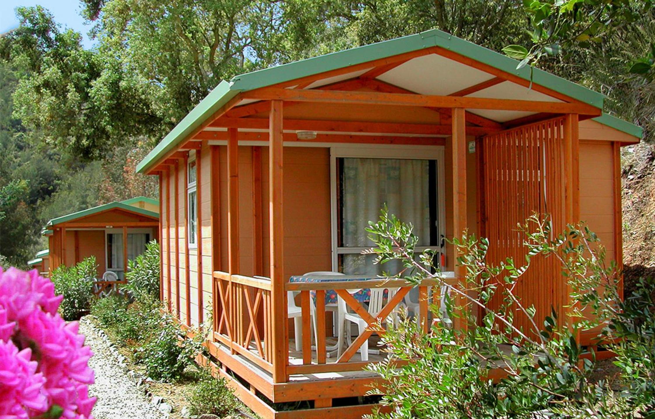 Bungalow (2 Adults) - Photo 2