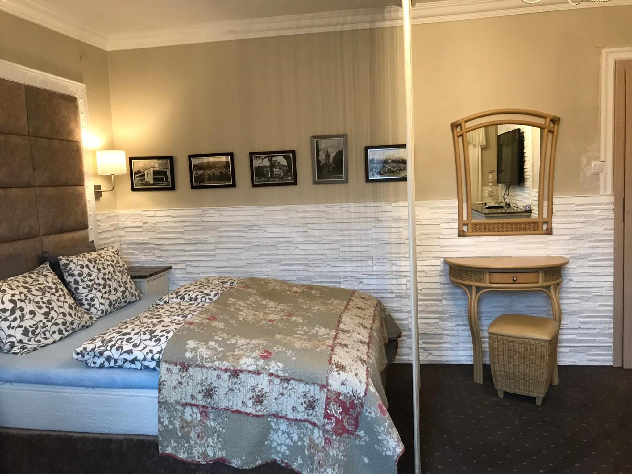 Double or Twin Room with Mountain View