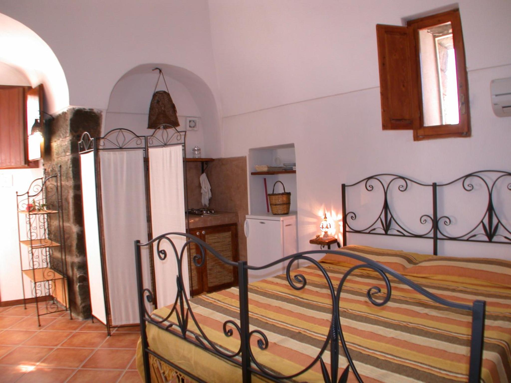 Studio Apartment - Photo 1