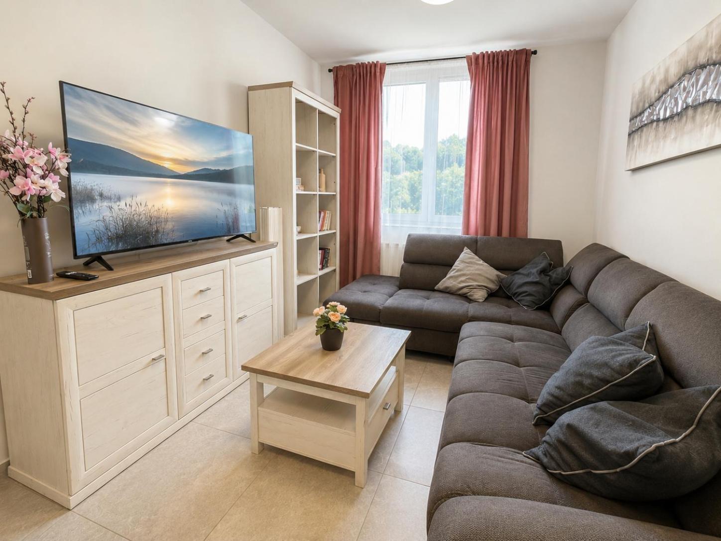 One-Bedroom Apartment - Non-Smoking