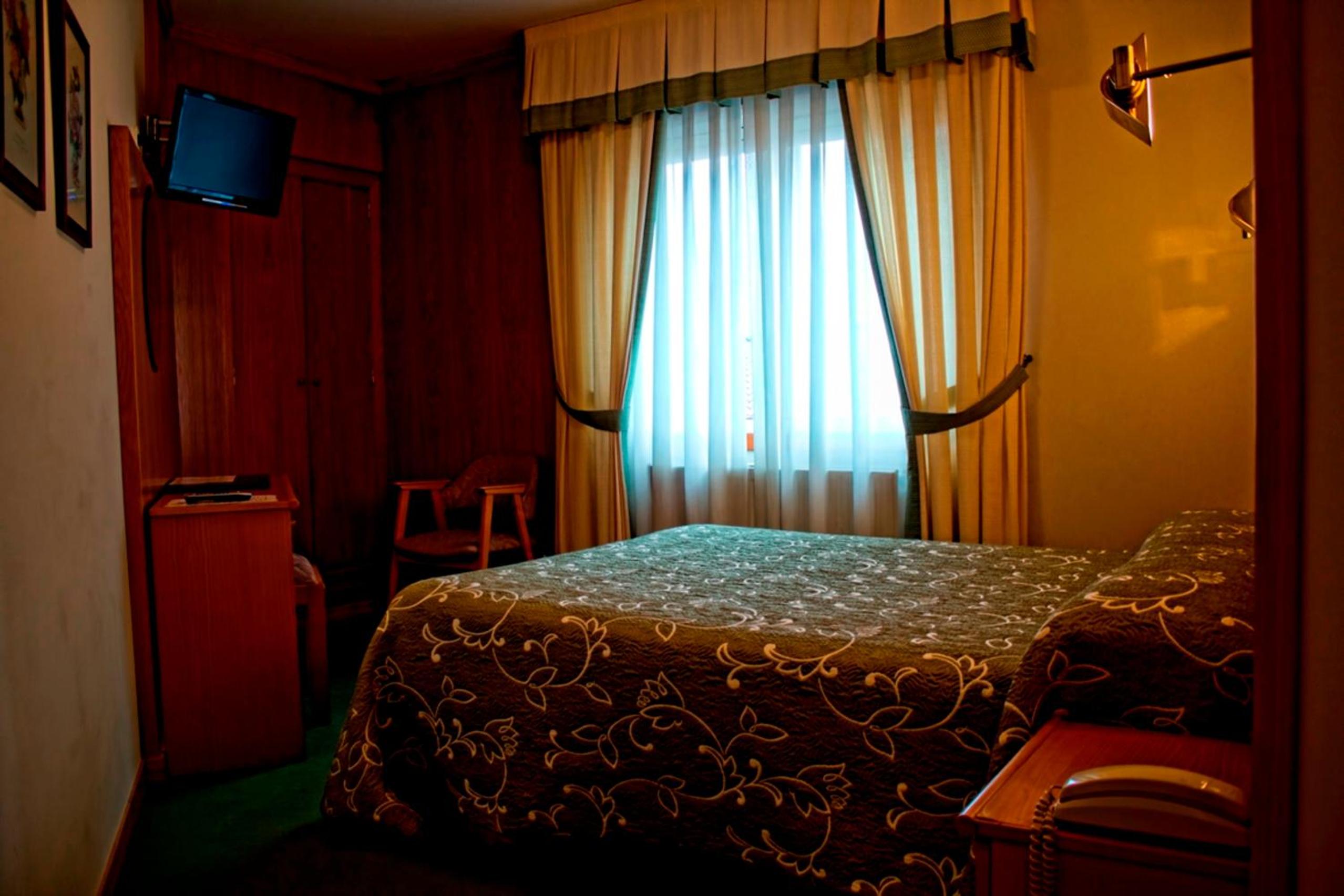 Double Room - Photo 4
