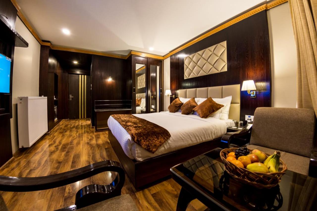 King Room with Mountain View