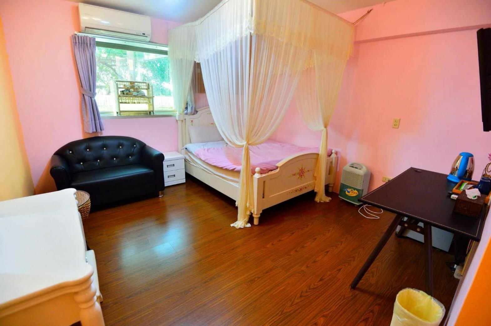 Standard Double Room photo 3