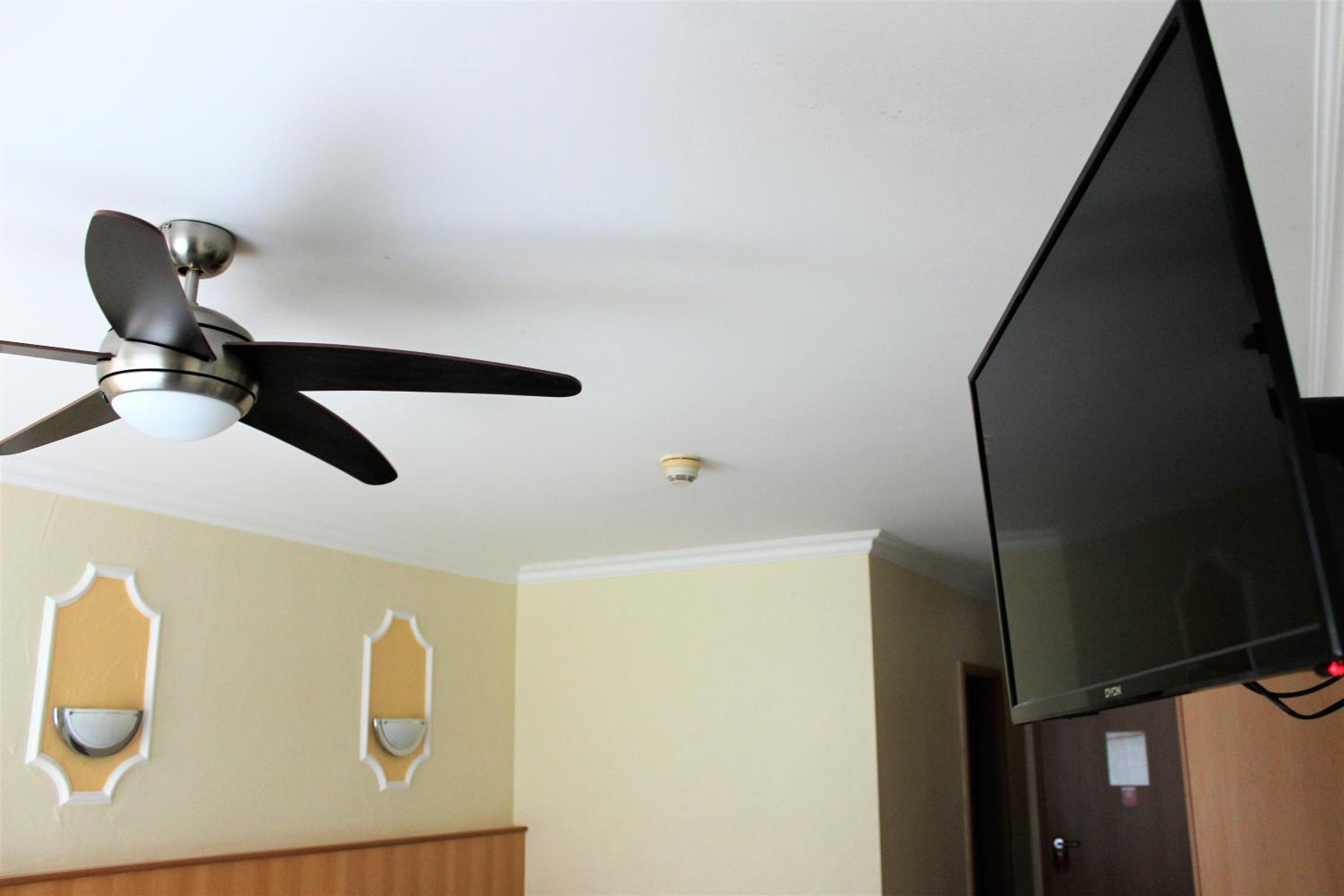 Double Room - Photo 6