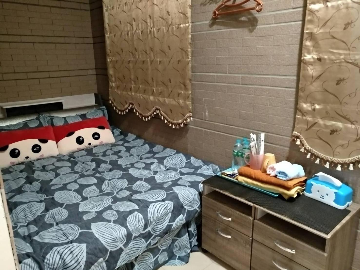 Standard Double Room with Shared Bathroom