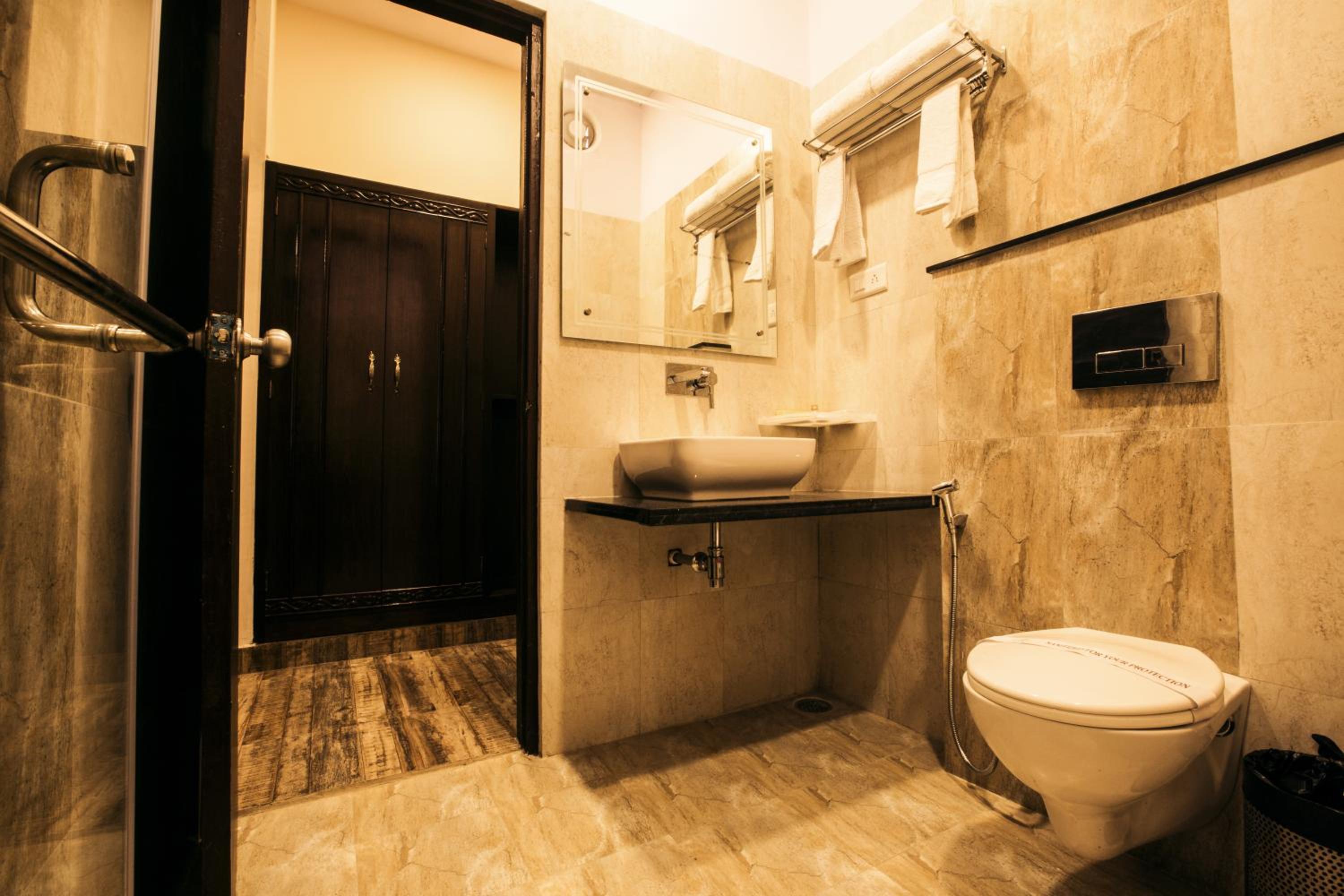 Deluxe Double or Twin Room- (20 % Discount On Spa  10 % Discount On Excursions ,Free Welcome Drink on Arrival Free Welcome Drink on Arriva) photo 3