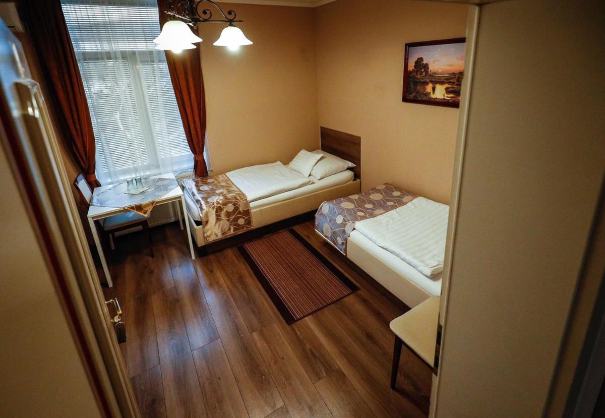 Double or Twin Room photo 3