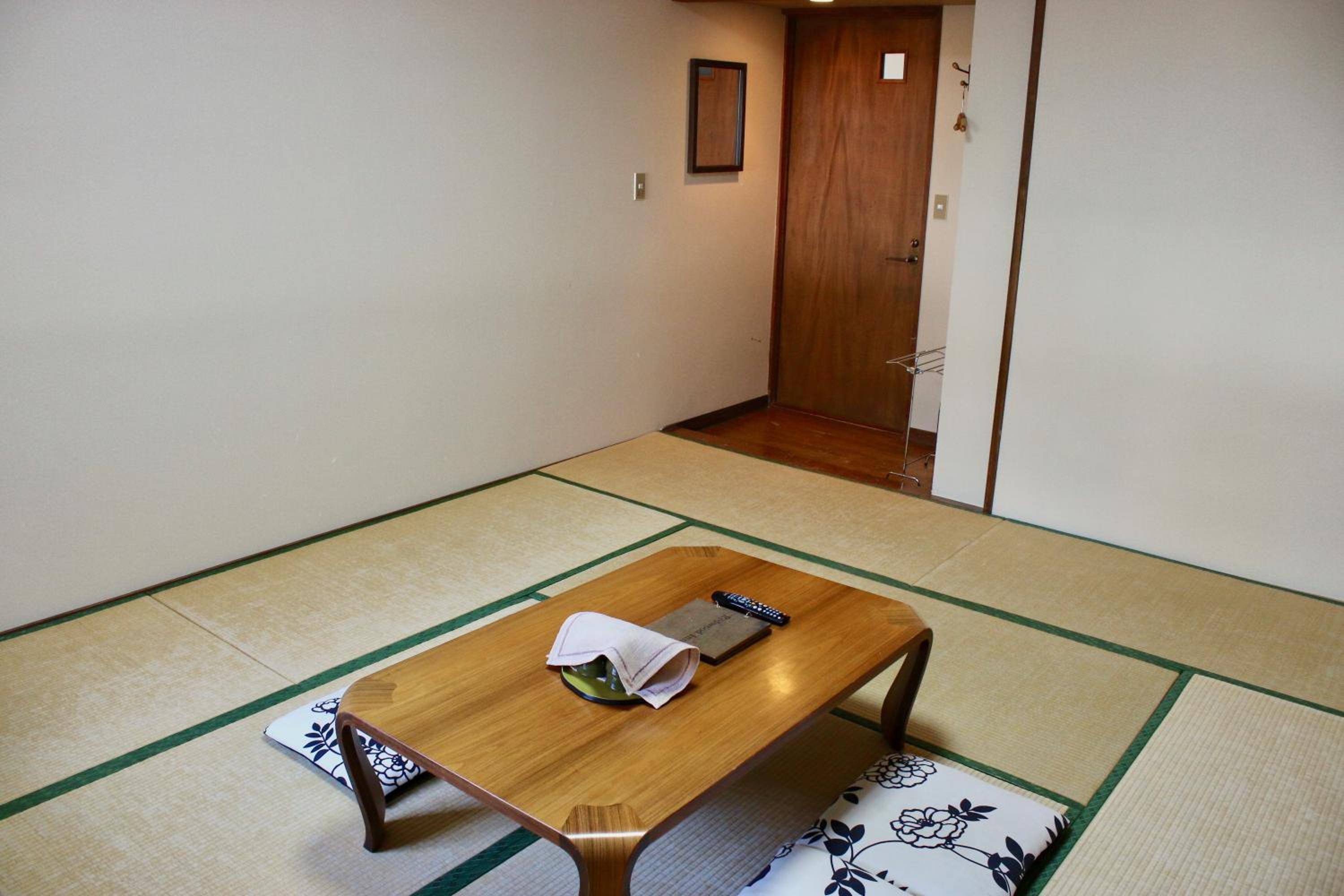 Japanese-Style Quadruple Room photo 3