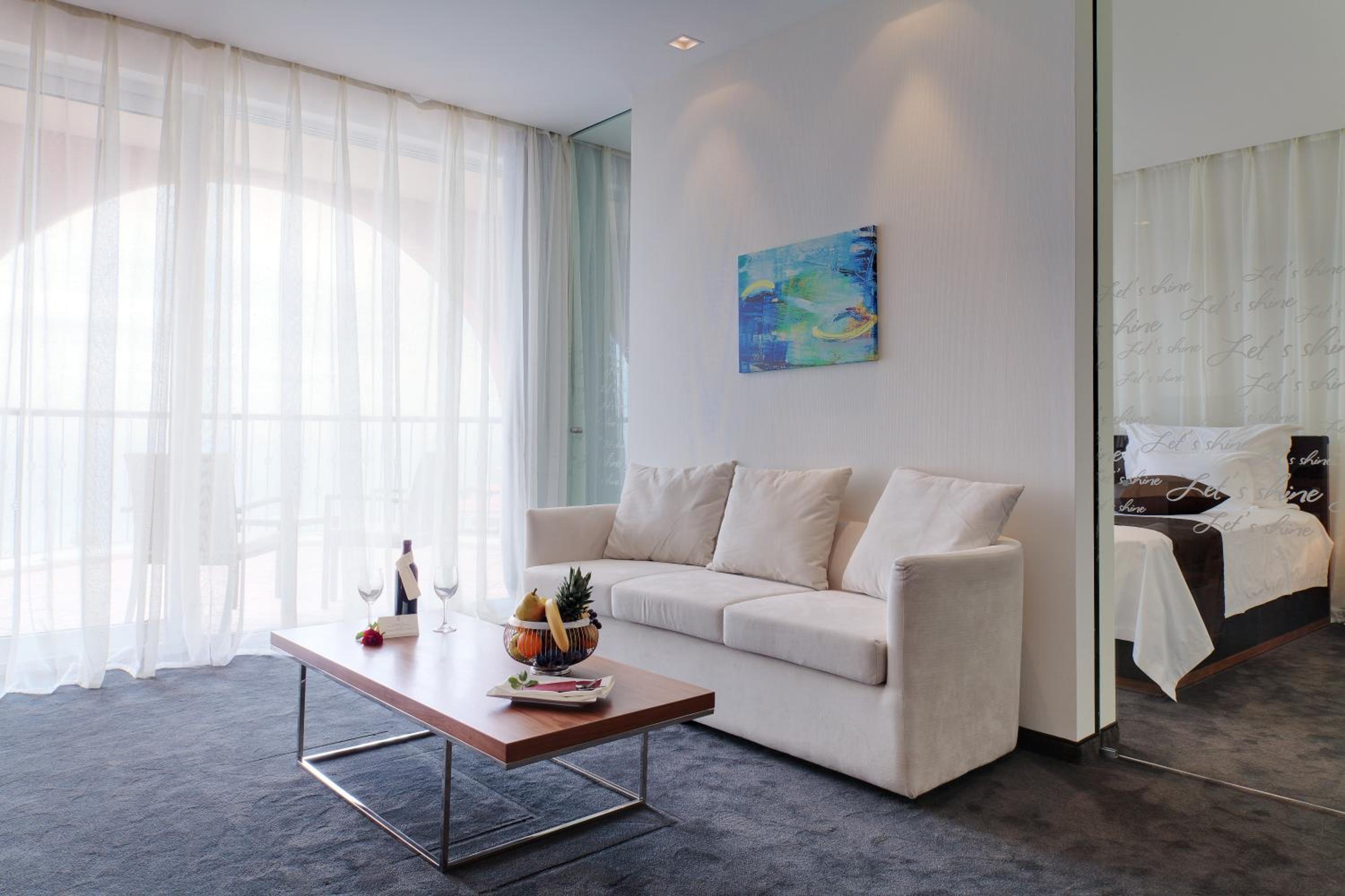 Suite with Balcony and Sea View - Free SPA Access