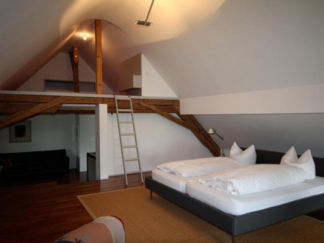 Suite - Photo 14