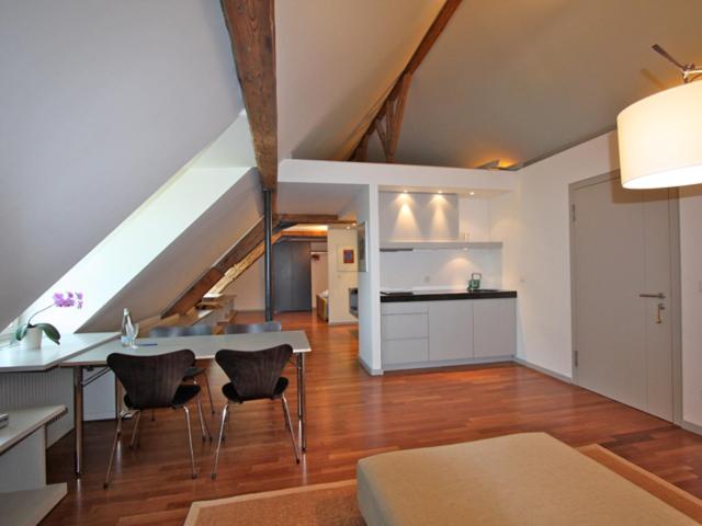 Suite - Photo 21