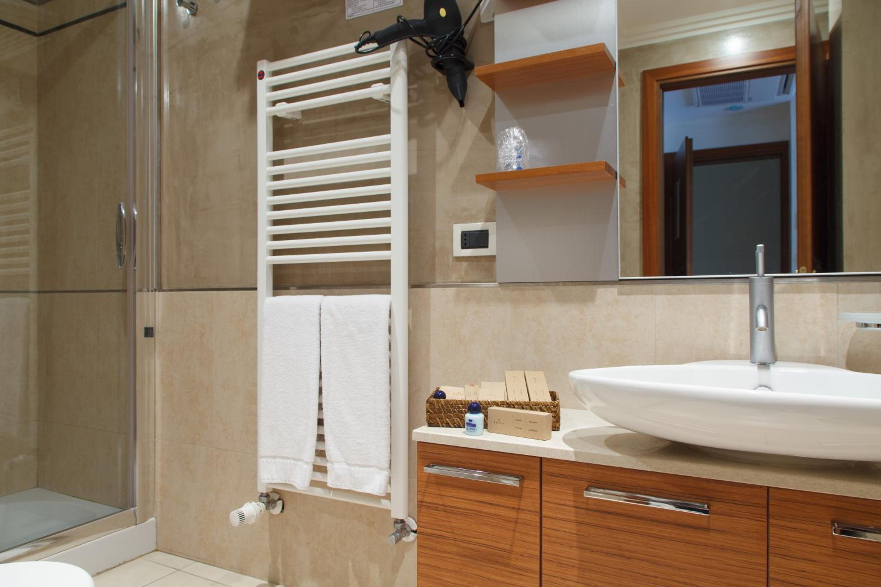 Deluxe Double Room - Photo 5