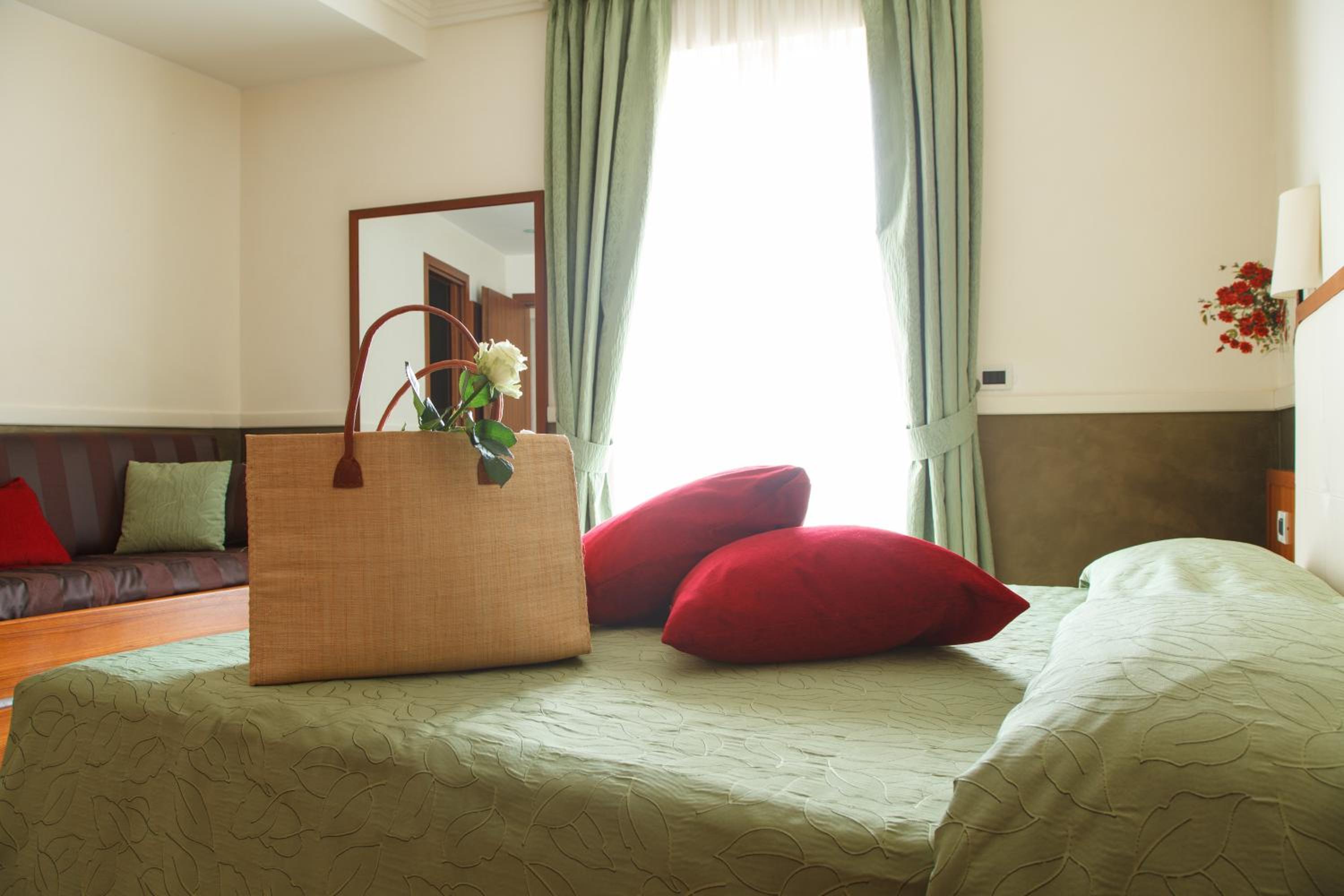 Deluxe Double Room - Photo 4