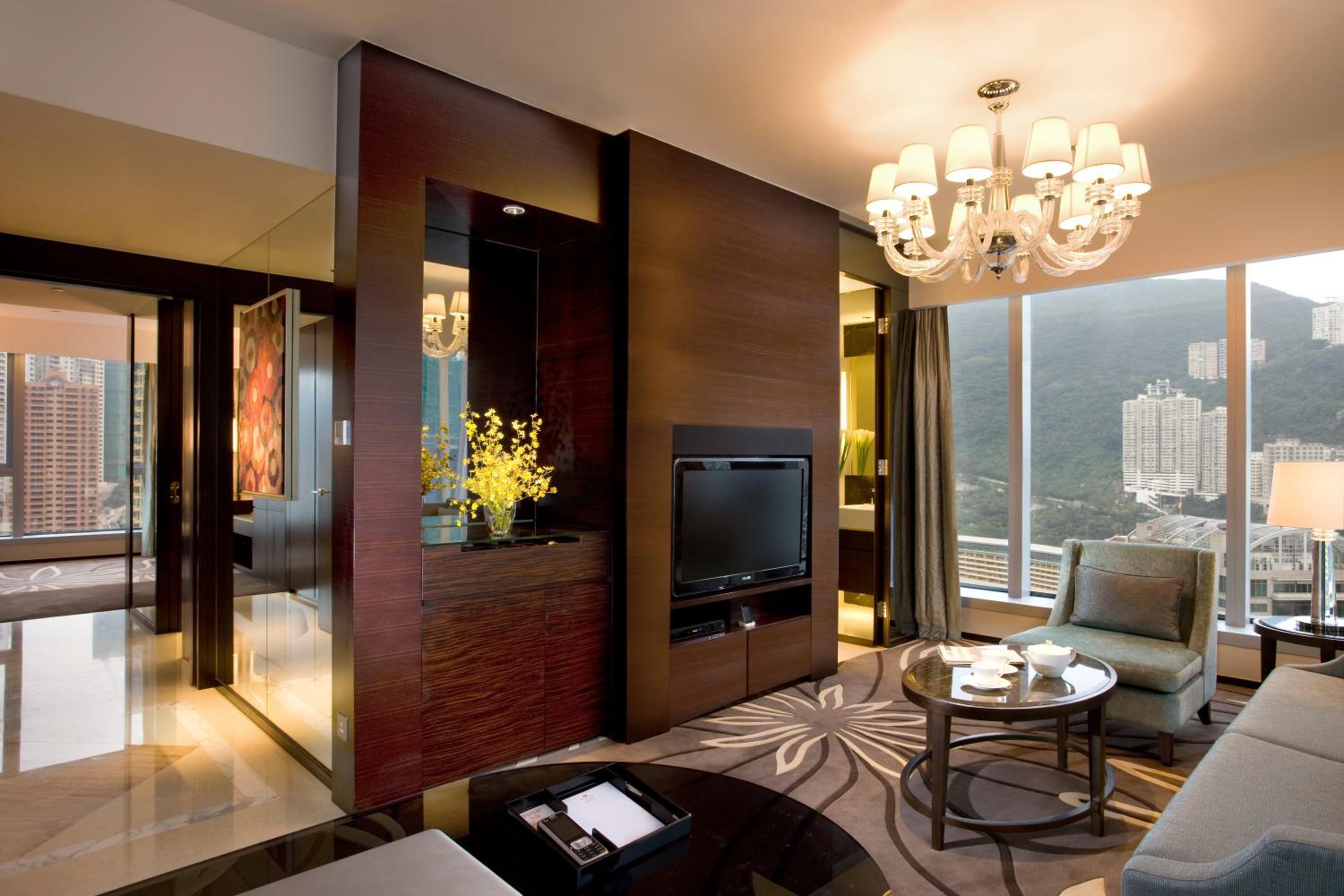 1 King One-Bedroom Suite Club Floor