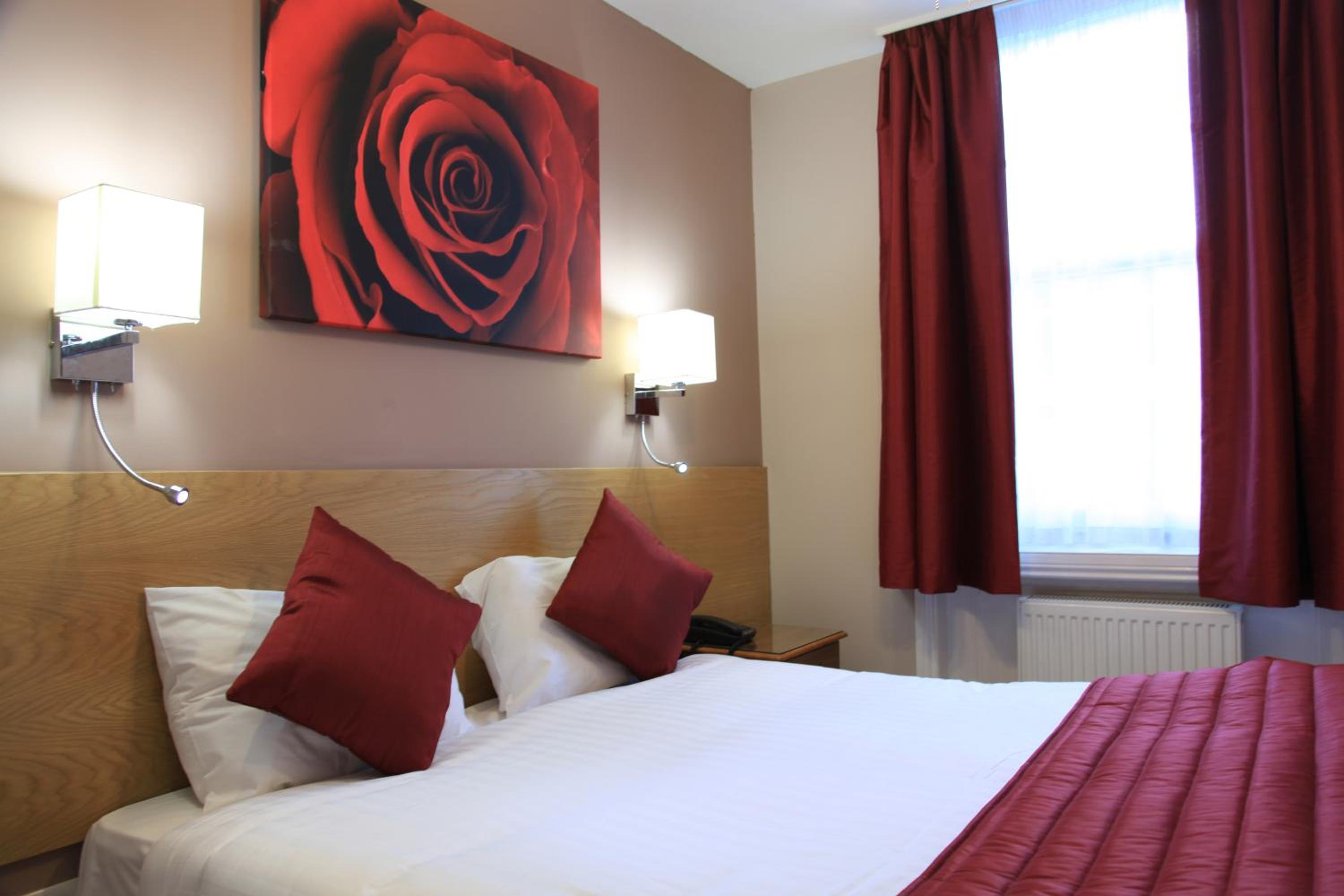 City Double or Twin Ensuite photo 3