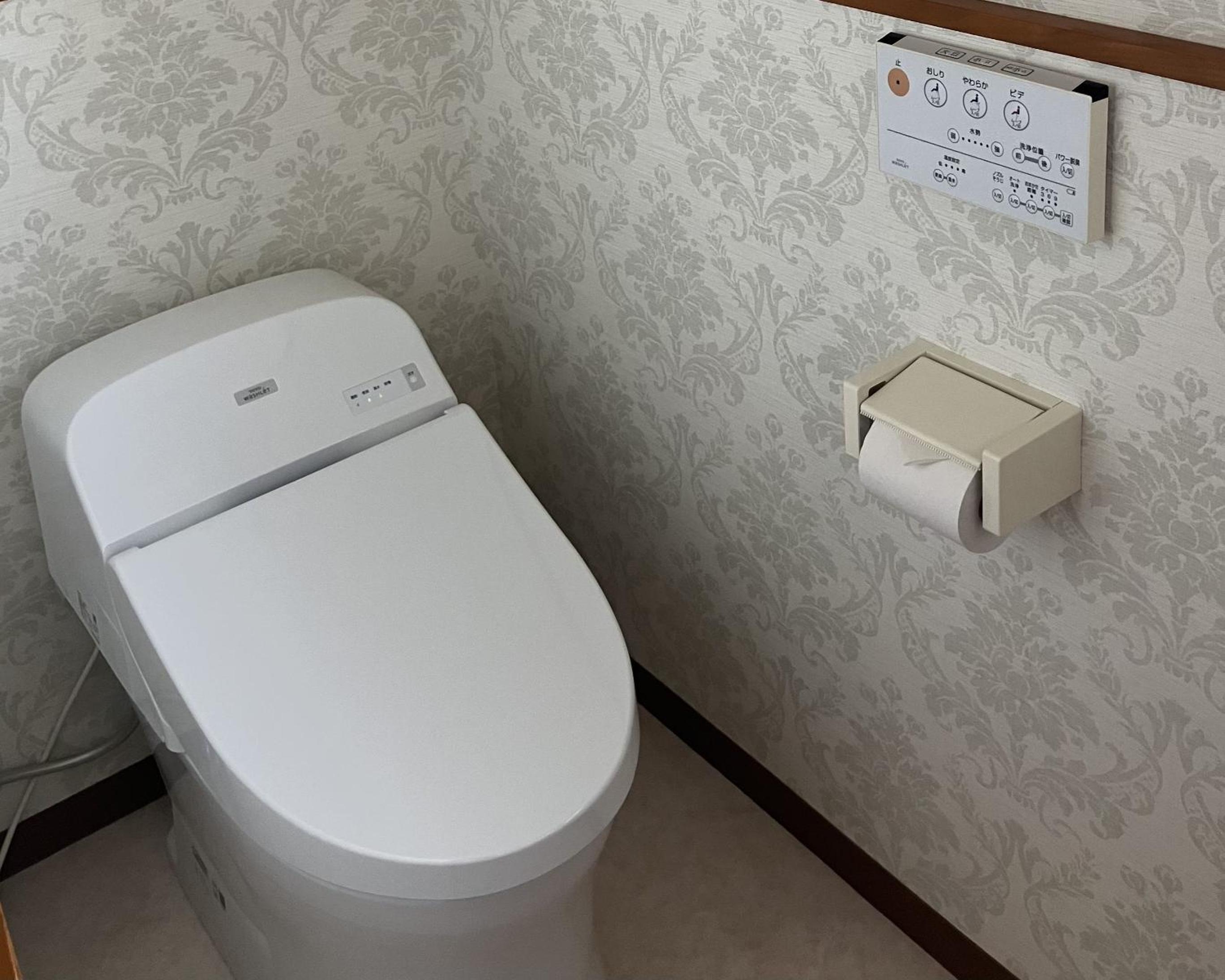 Single Room with Shared Shower and Toilet photo 2