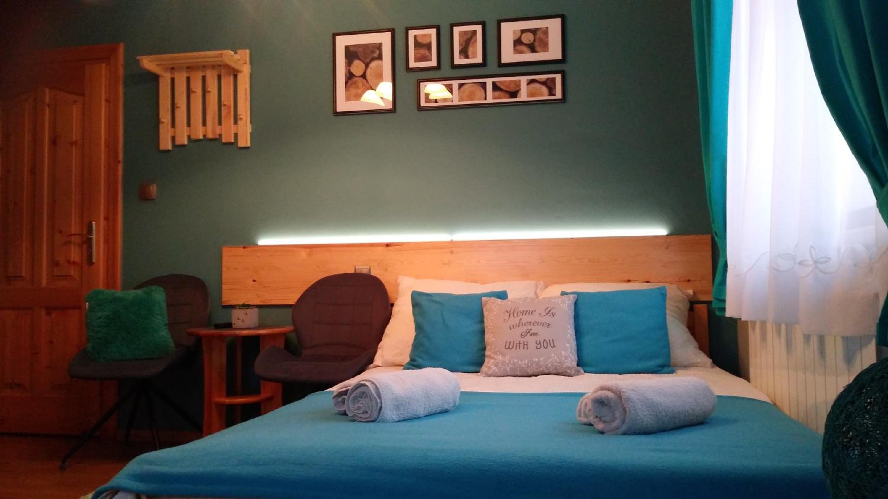 Double or Twin Room with Private Bathroom photo 3