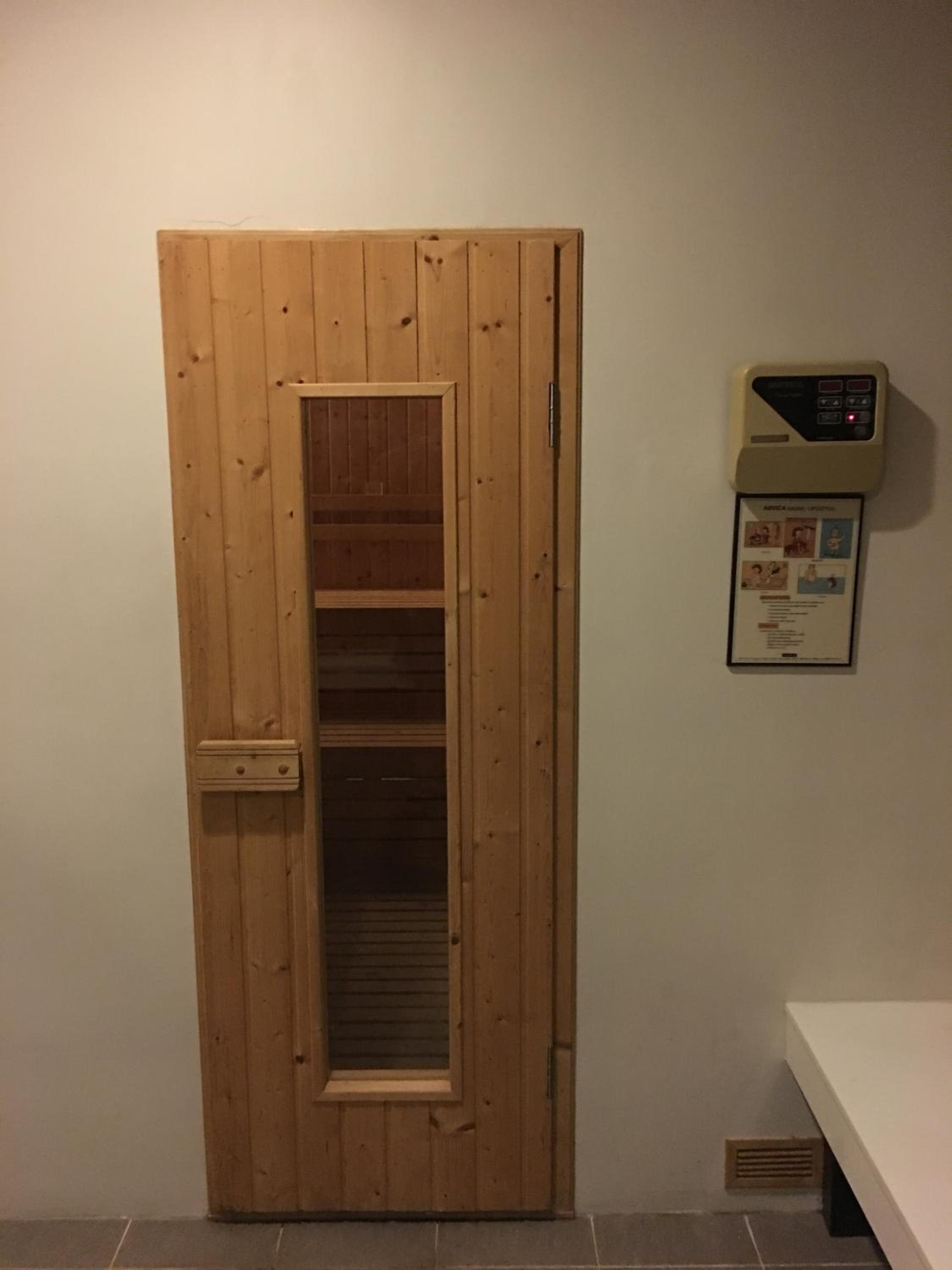 Deluxe Double Room with Pool Access - Photo 27