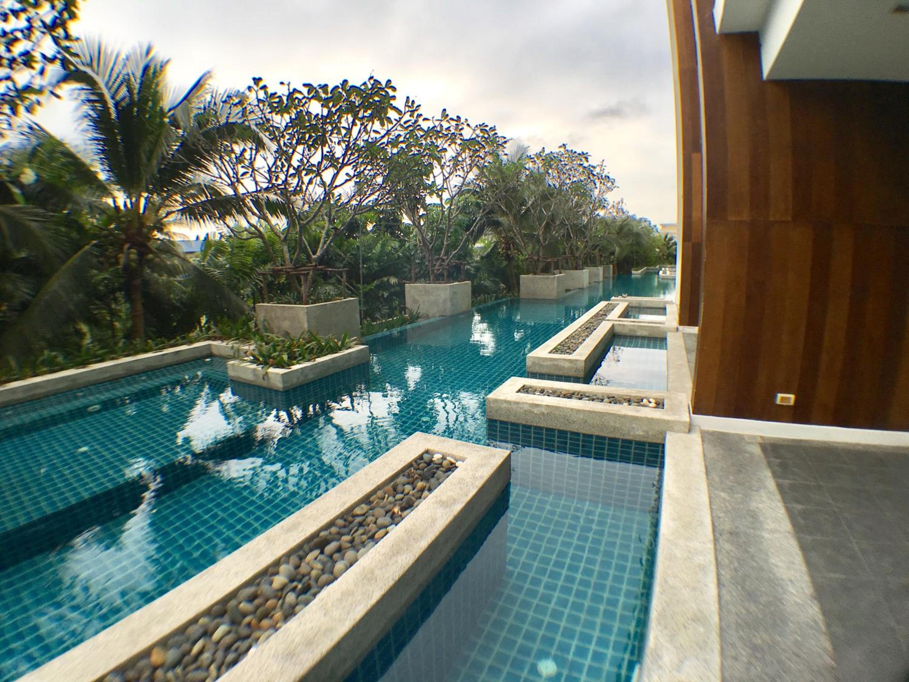 Deluxe Double Room with Pool Access - Photo 37