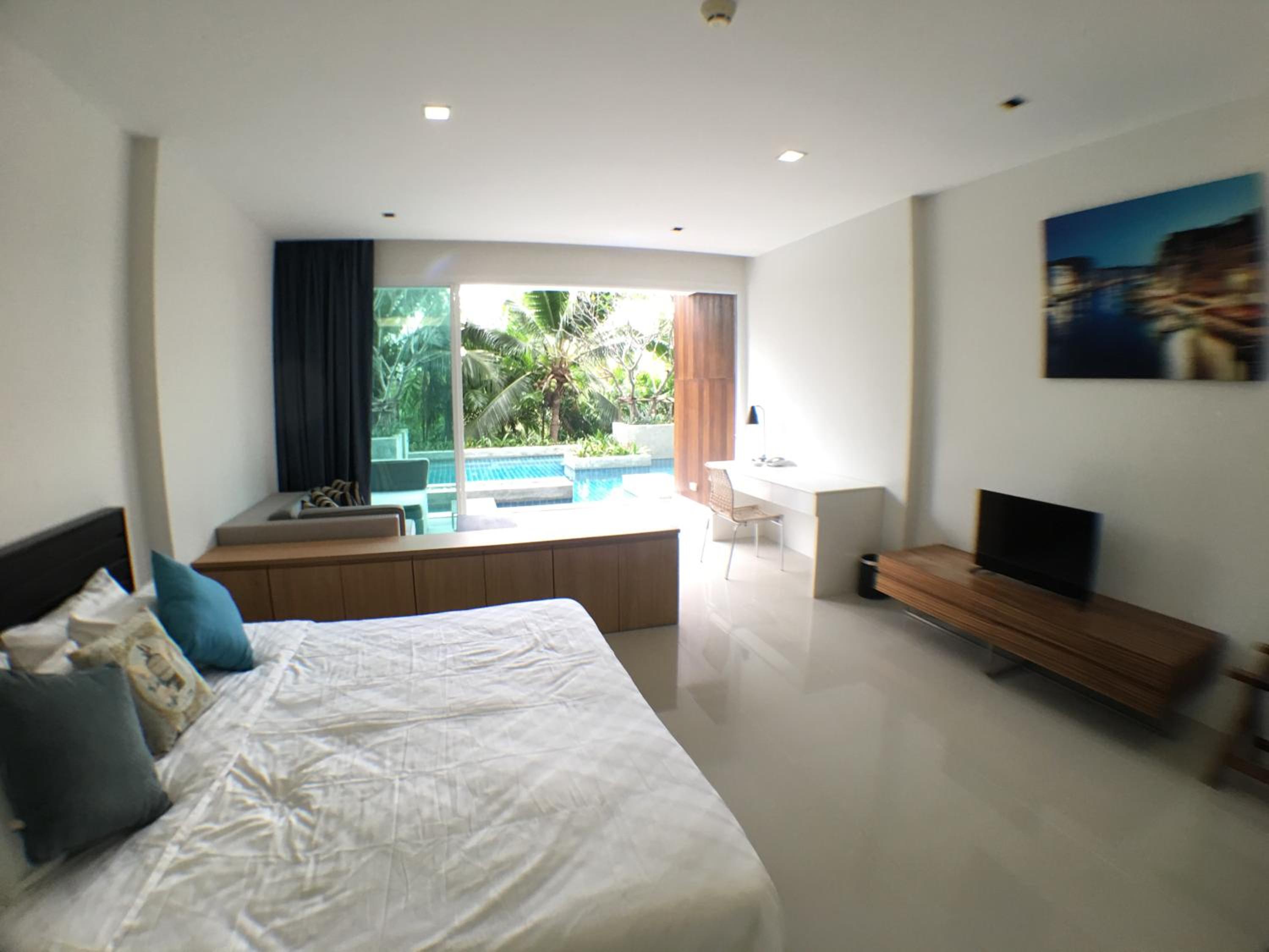 Deluxe Double Room with Pool Access - Photo 40